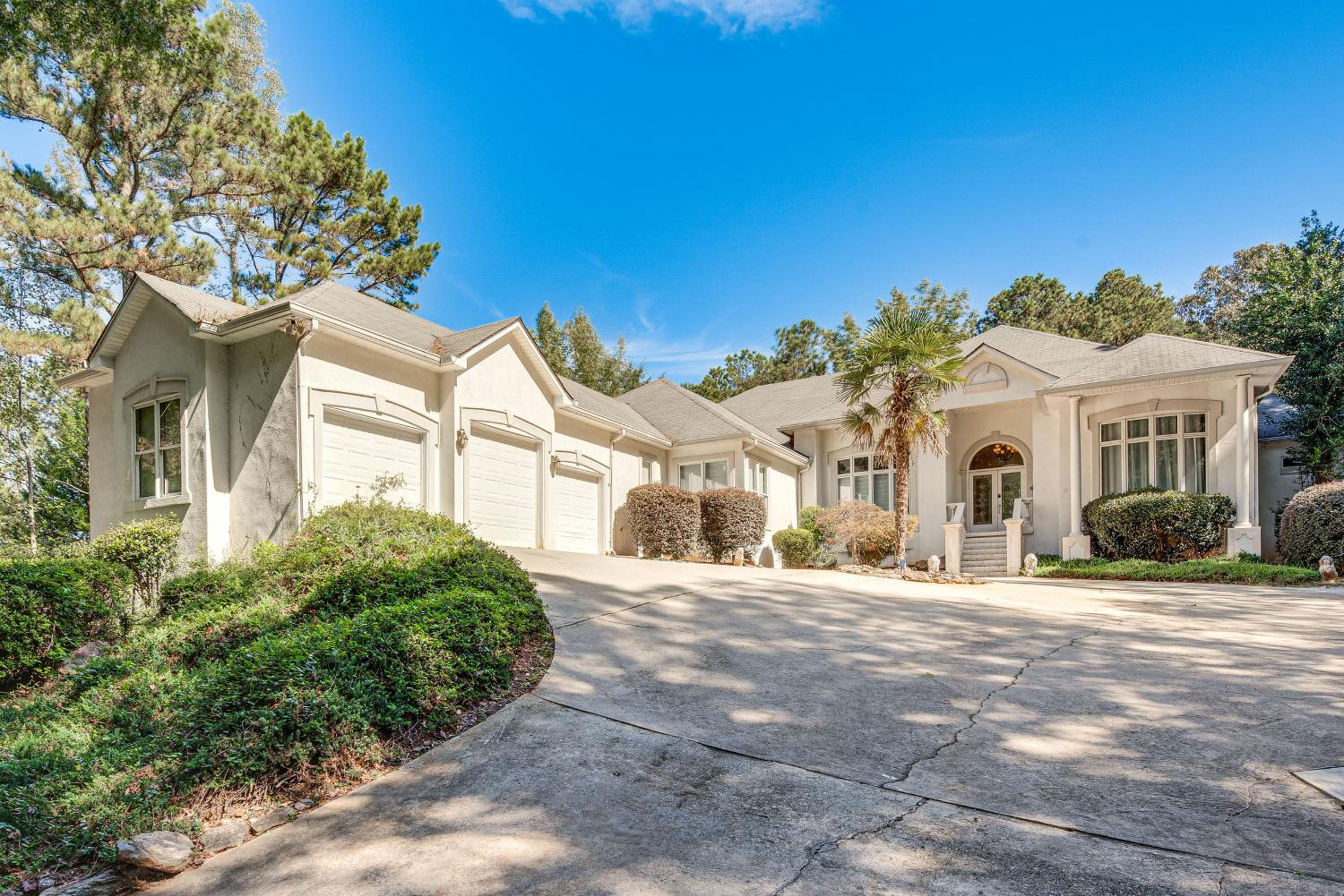 Theater Room and Gazebo Luxury Retreat in Ellenwood