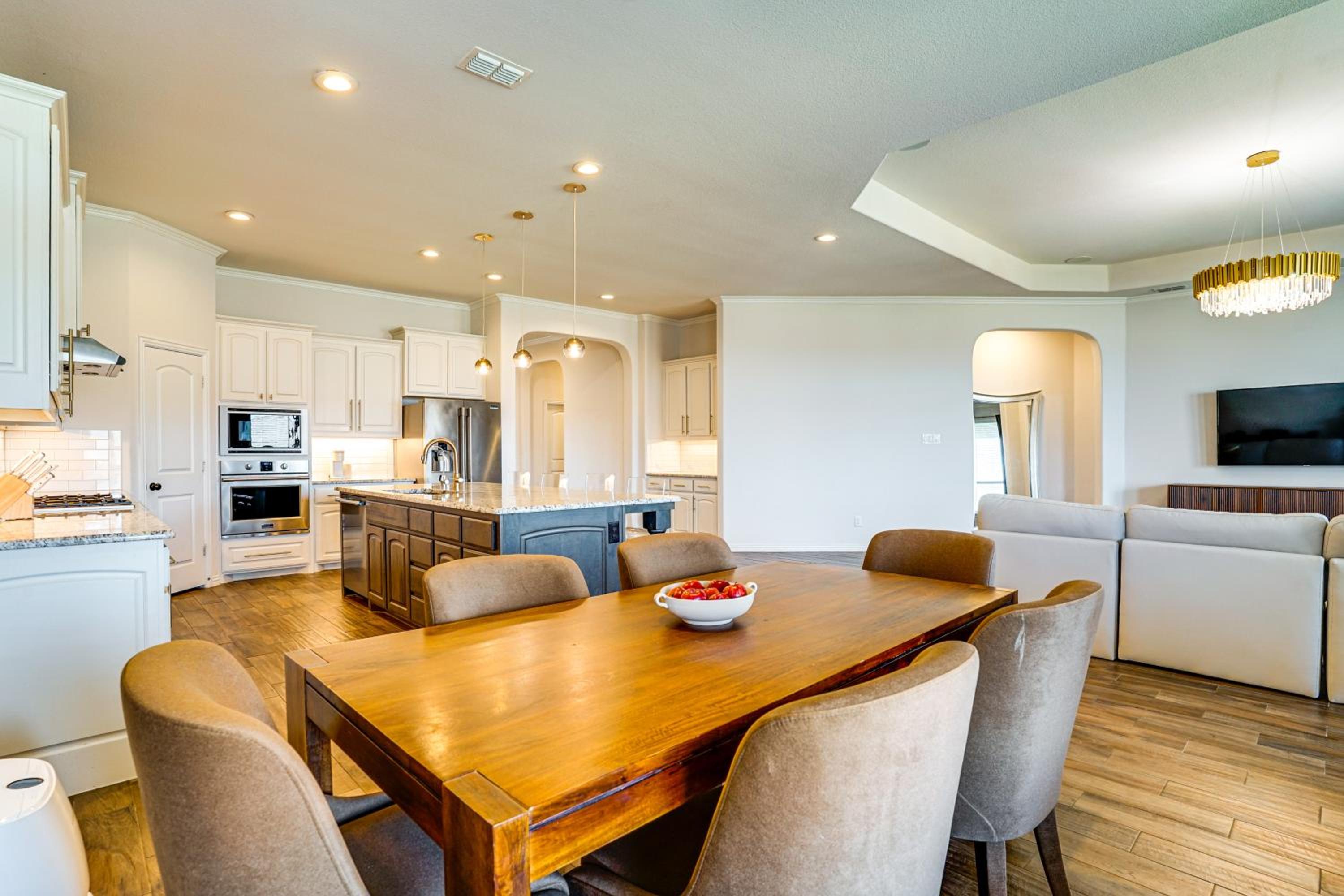 Less Than 20 Mi to Fort Worth Family-Friendly Aledo Home