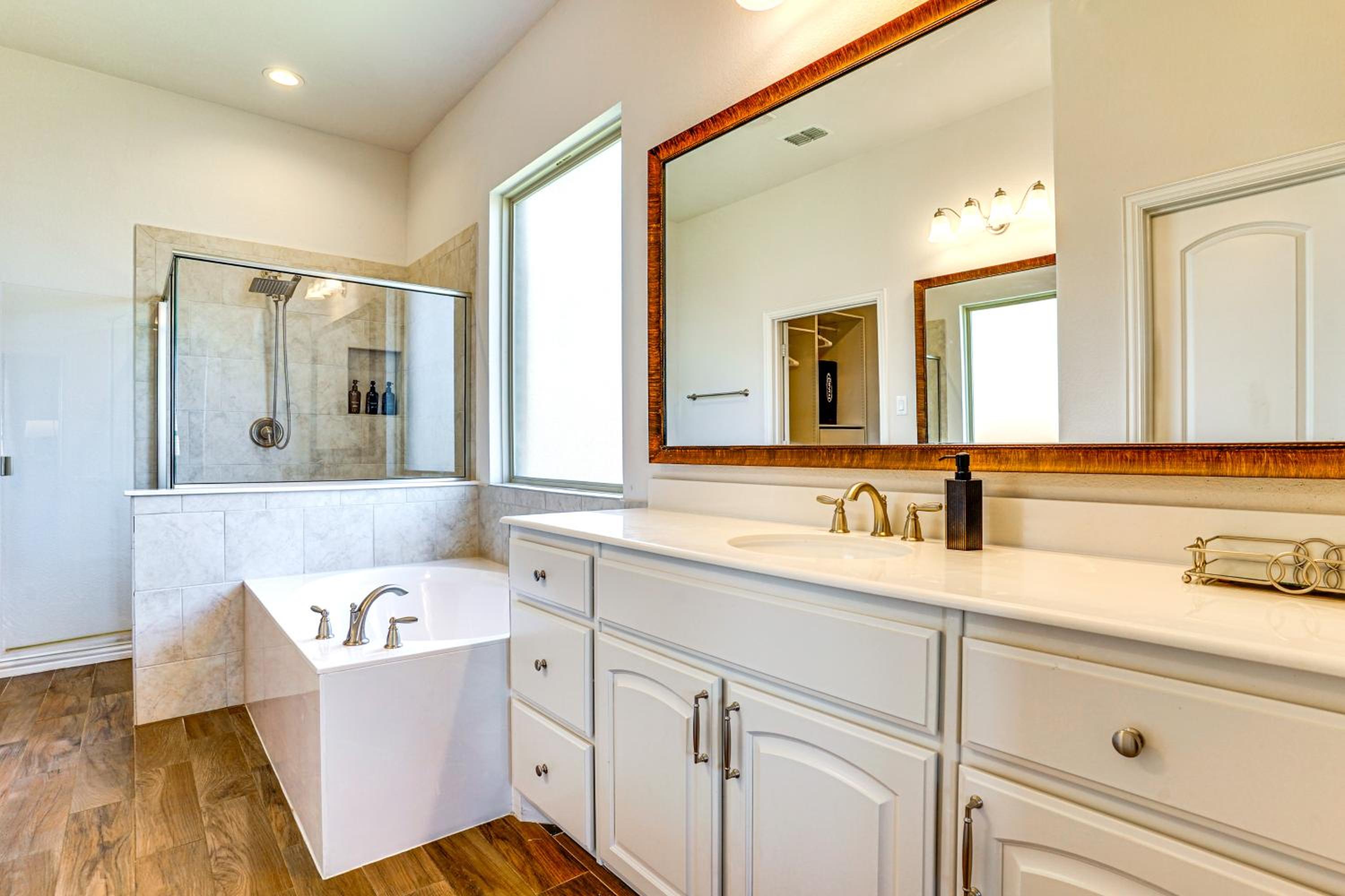 Less Than 20 Mi to Fort Worth Family-Friendly Aledo Home