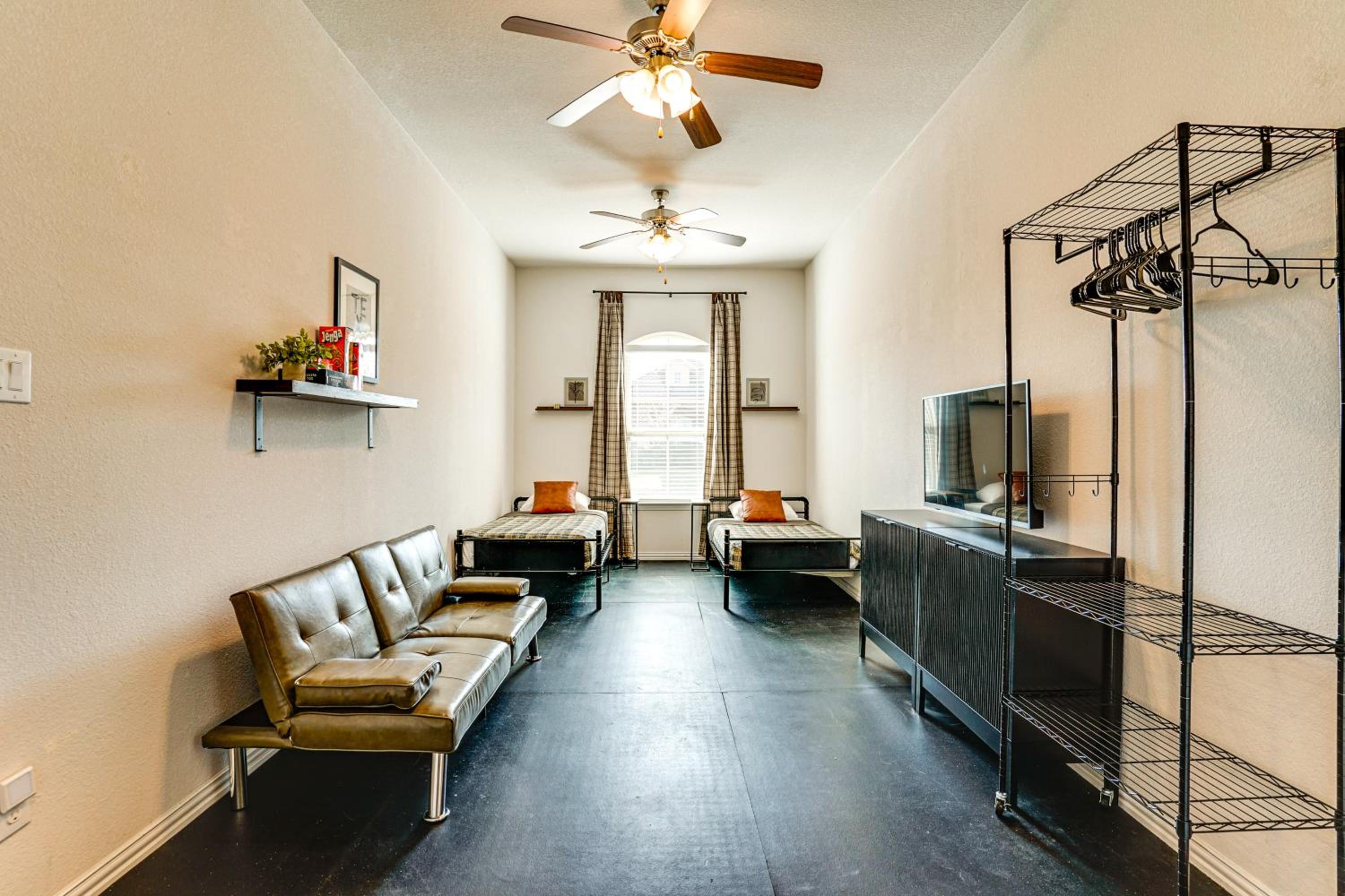 Less Than 20 Mi to Fort Worth Family-Friendly Aledo Home