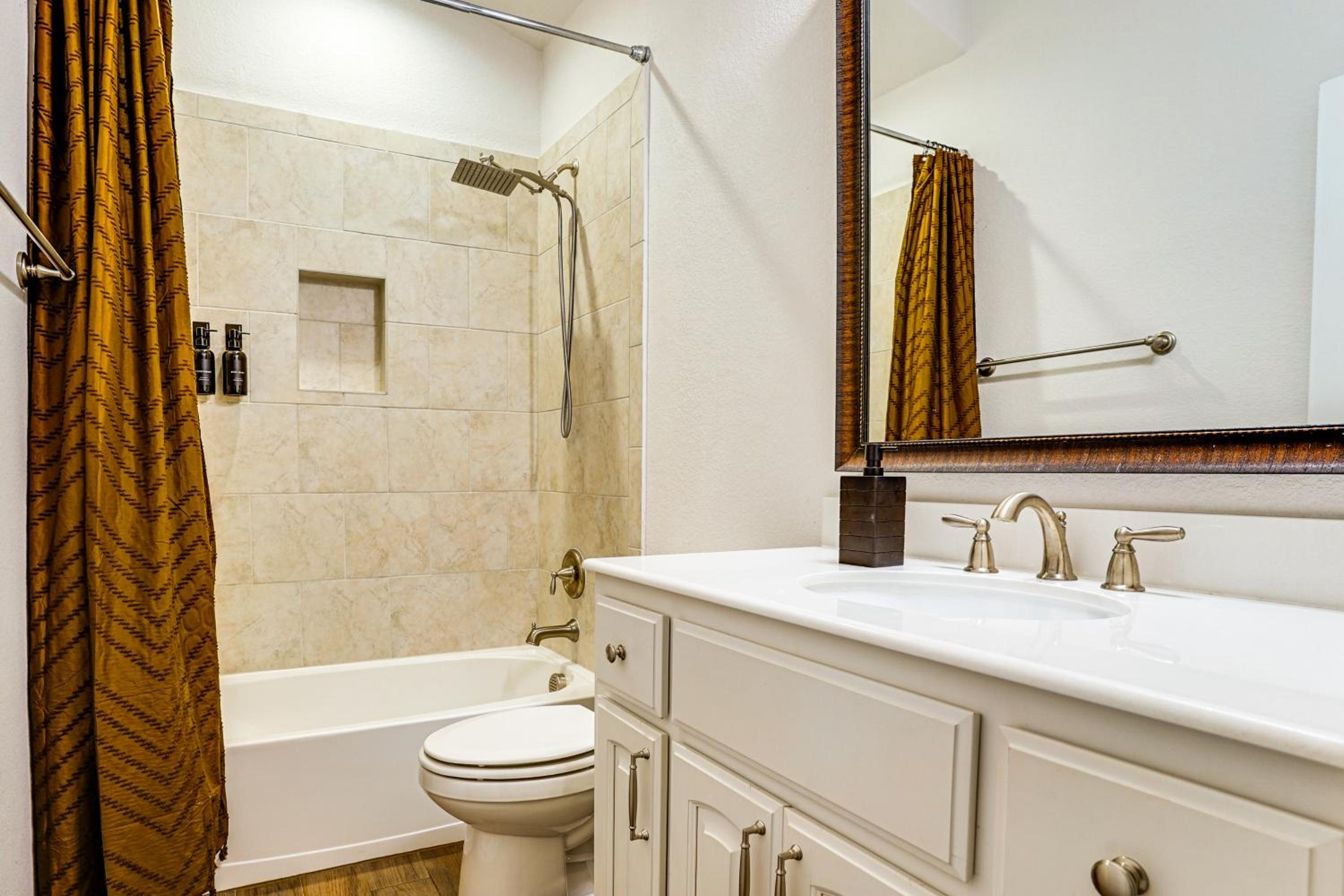 Less Than 20 Mi to Fort Worth Family-Friendly Aledo Home