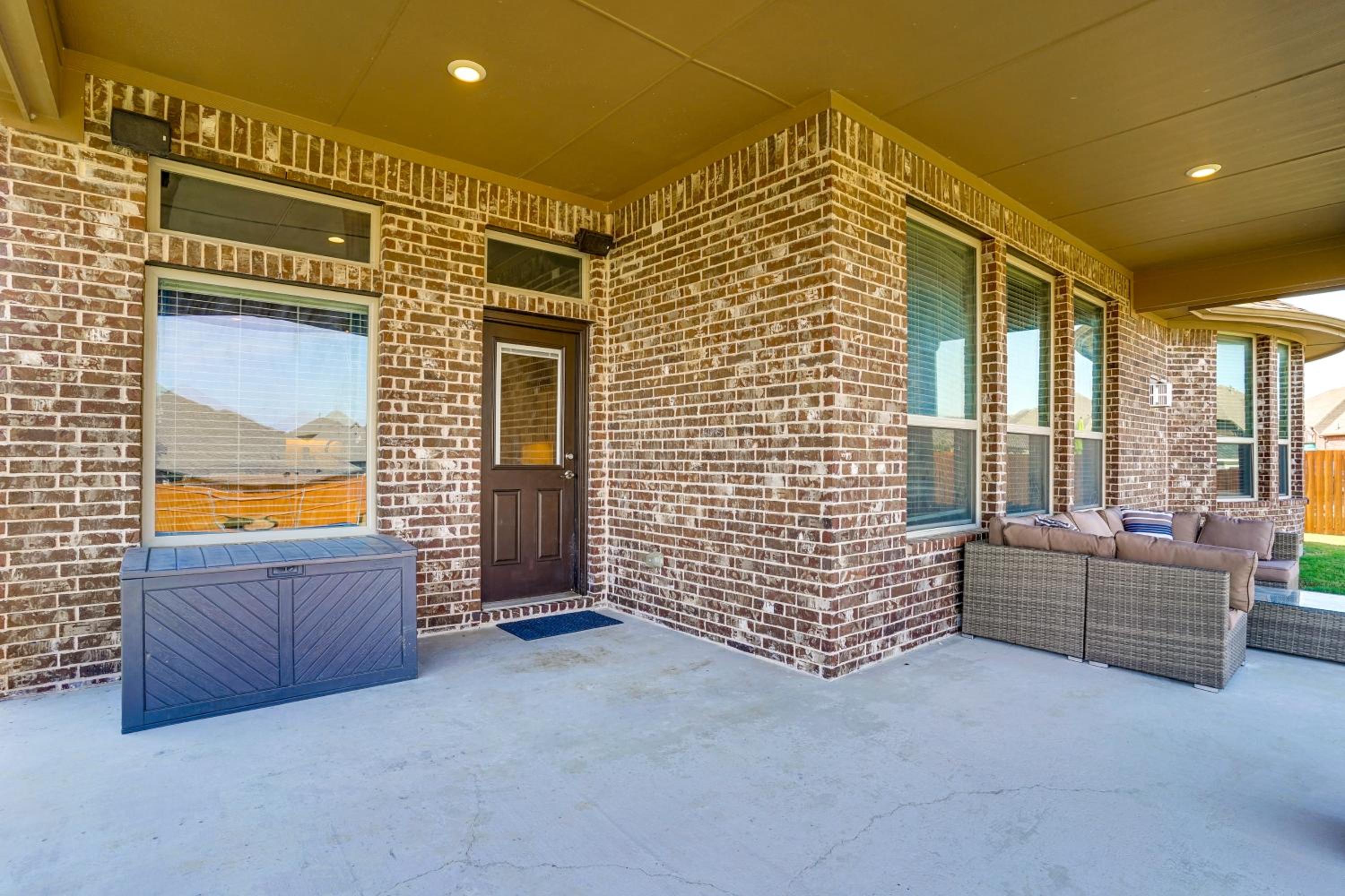 Less Than 20 Mi to Fort Worth Family-Friendly Aledo Home