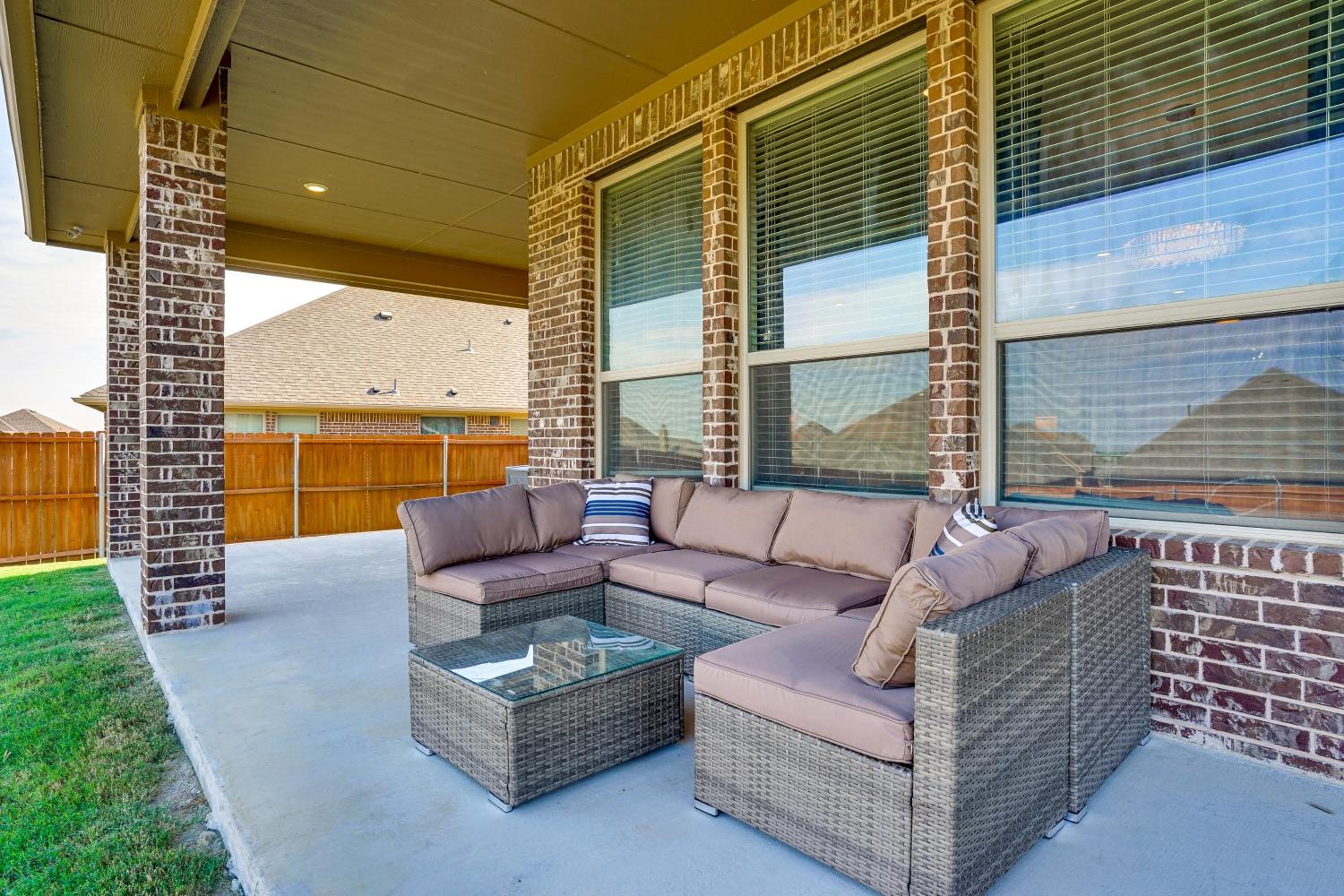 Less Than 20 Mi to Fort Worth Family-Friendly Aledo Home