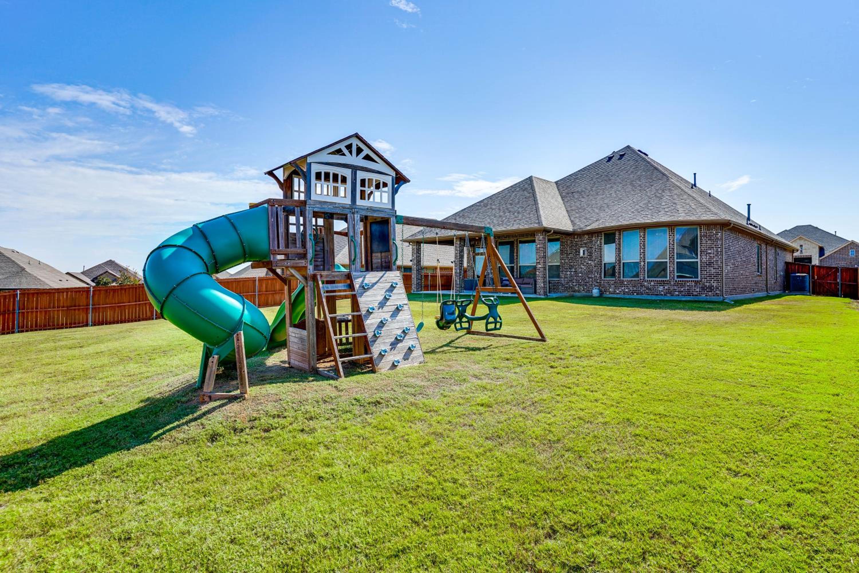 Less Than 20 Mi to Fort Worth Family-Friendly Aledo Home