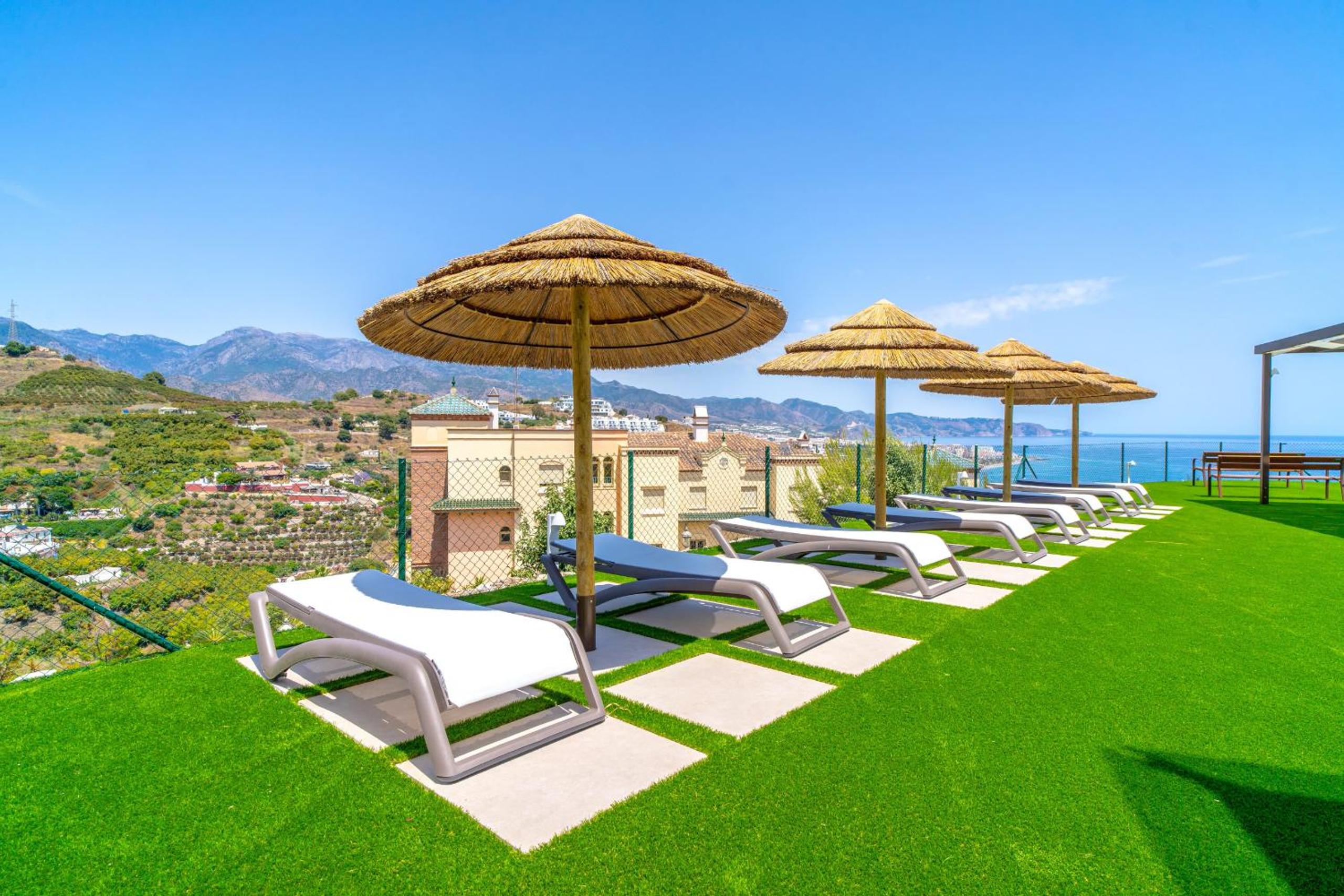 Bayview Hills Suite by Casasol