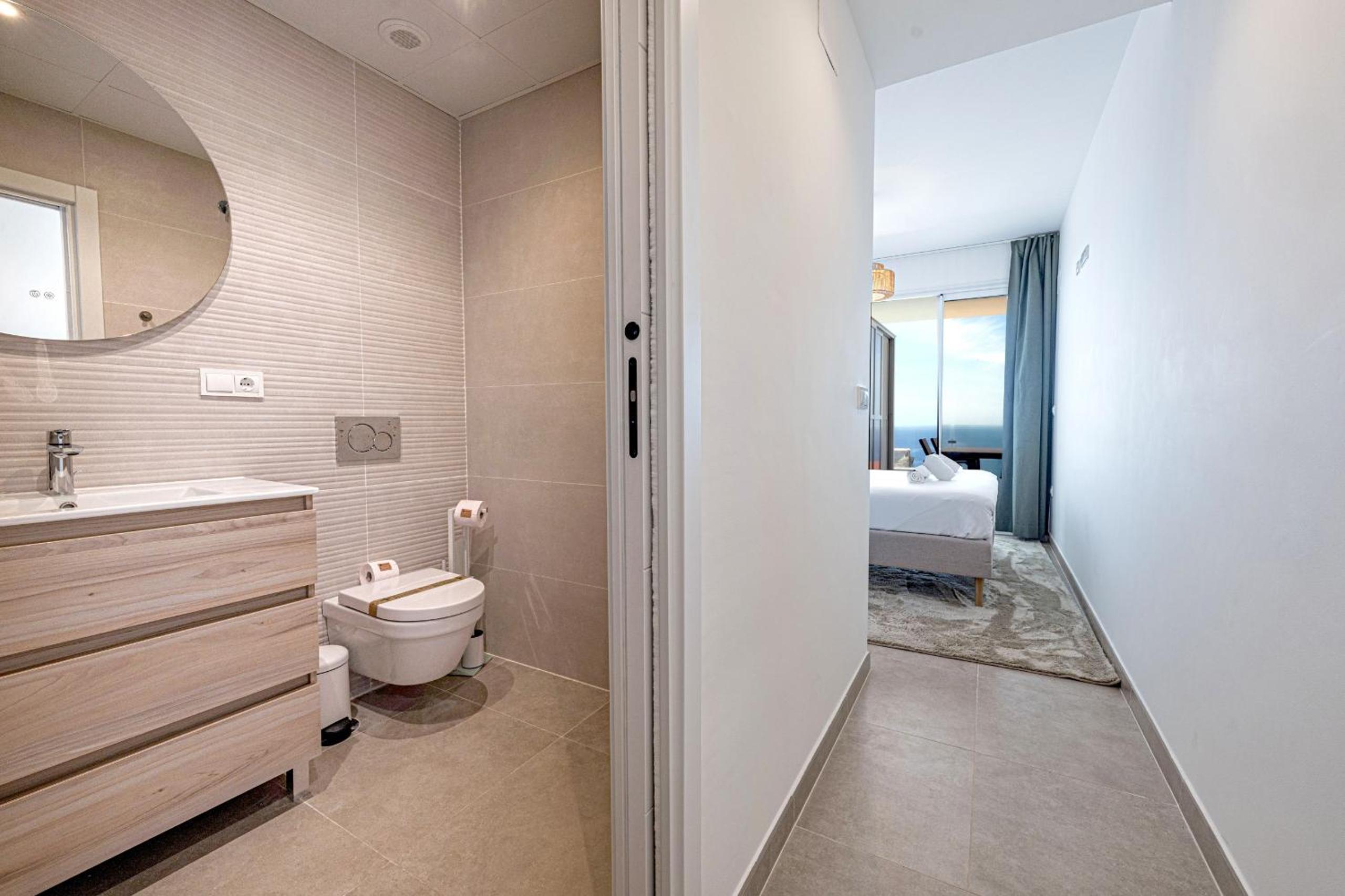 Bayview Hills Suite by Casasol