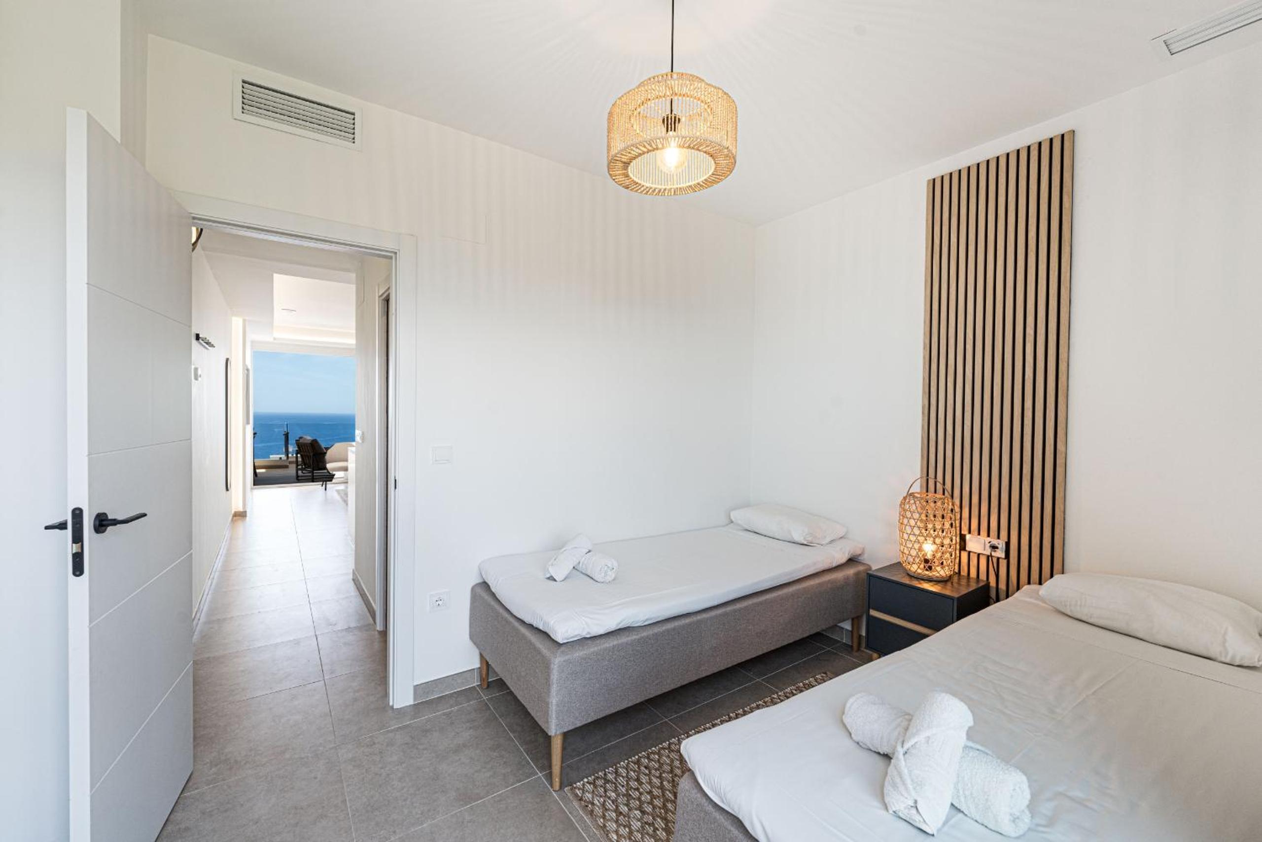 Bayview Hills Suite by Casasol