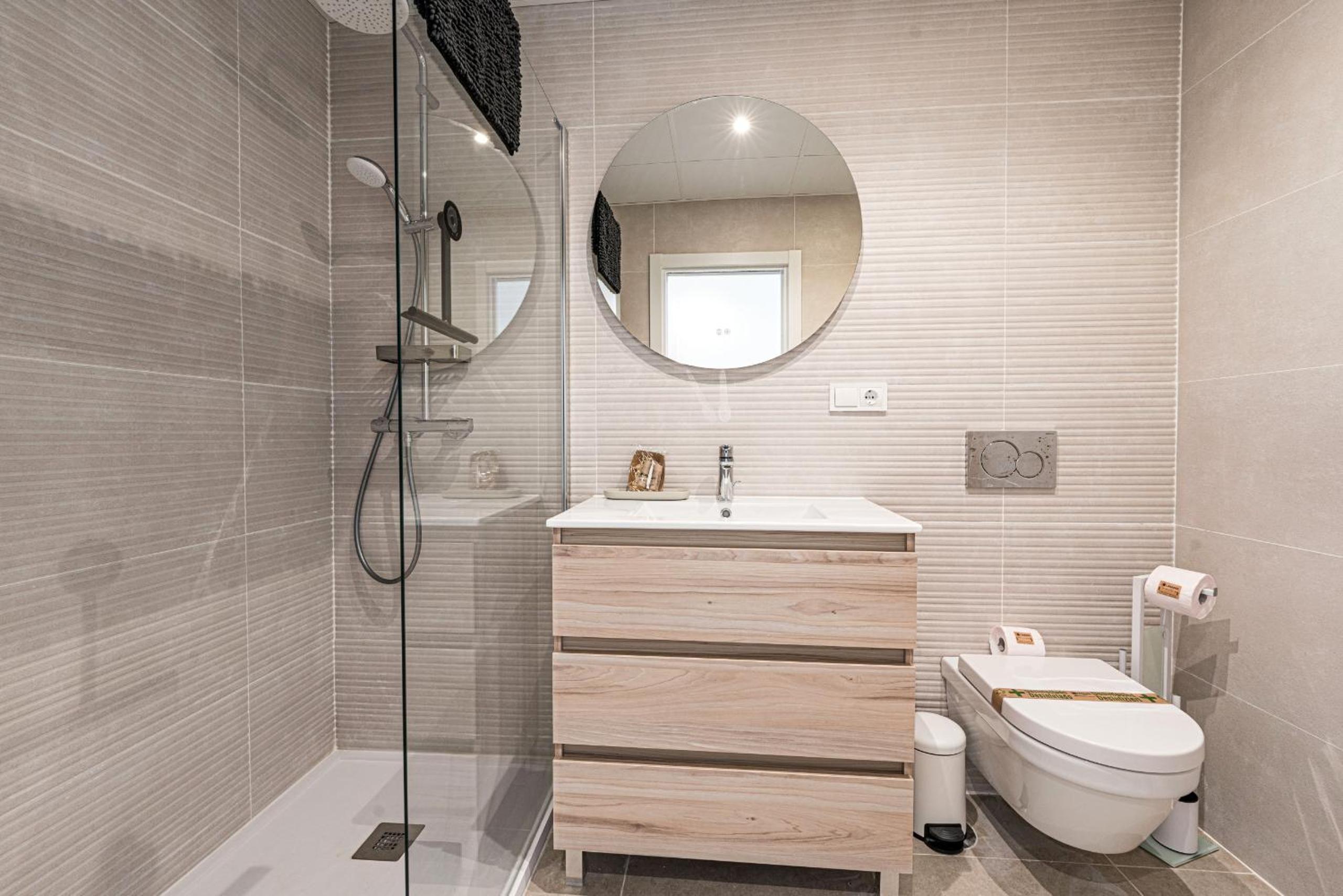 Bayview Hills Suite by Casasol