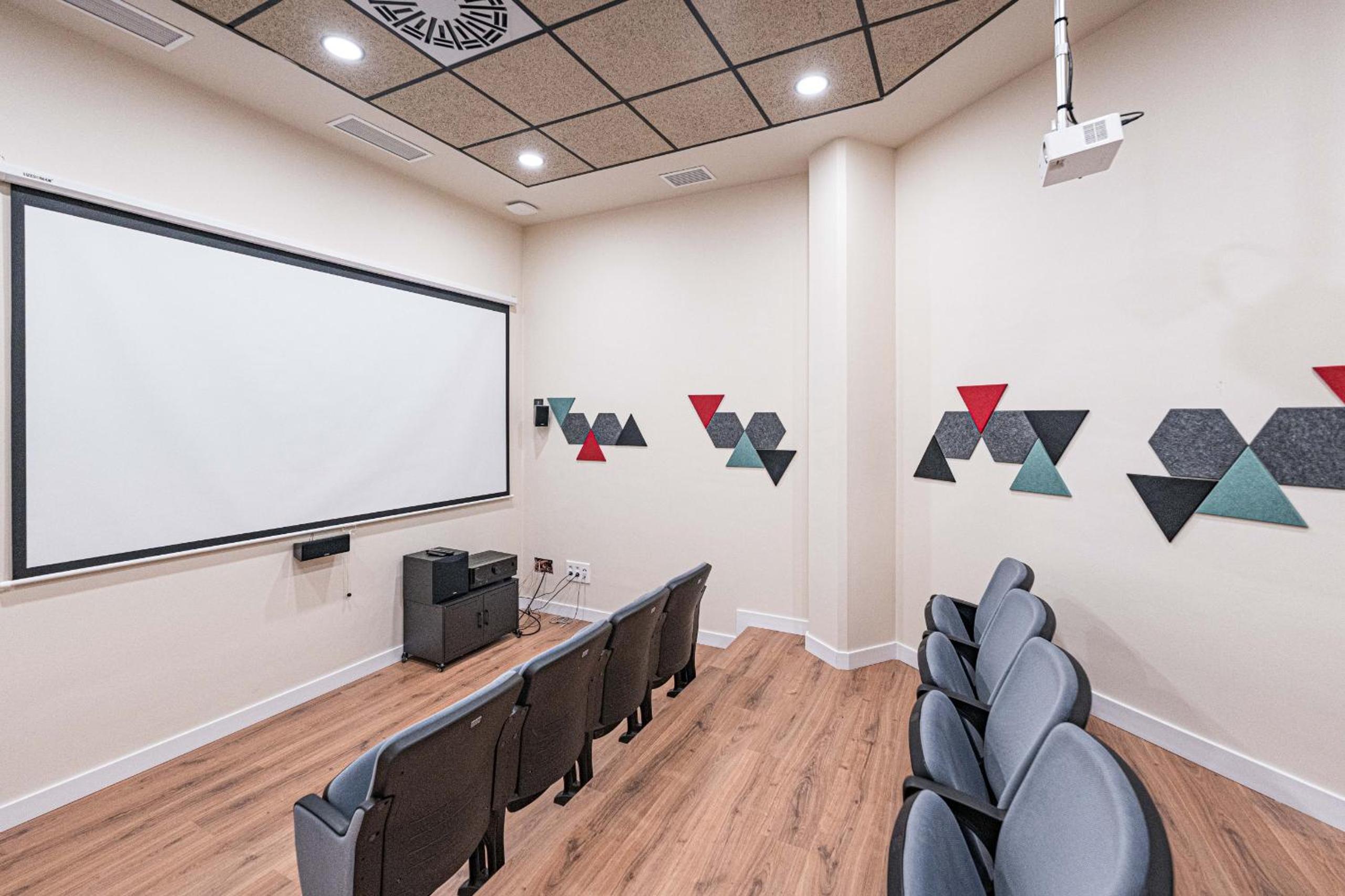 Bayview Hills Suite by Casasol
