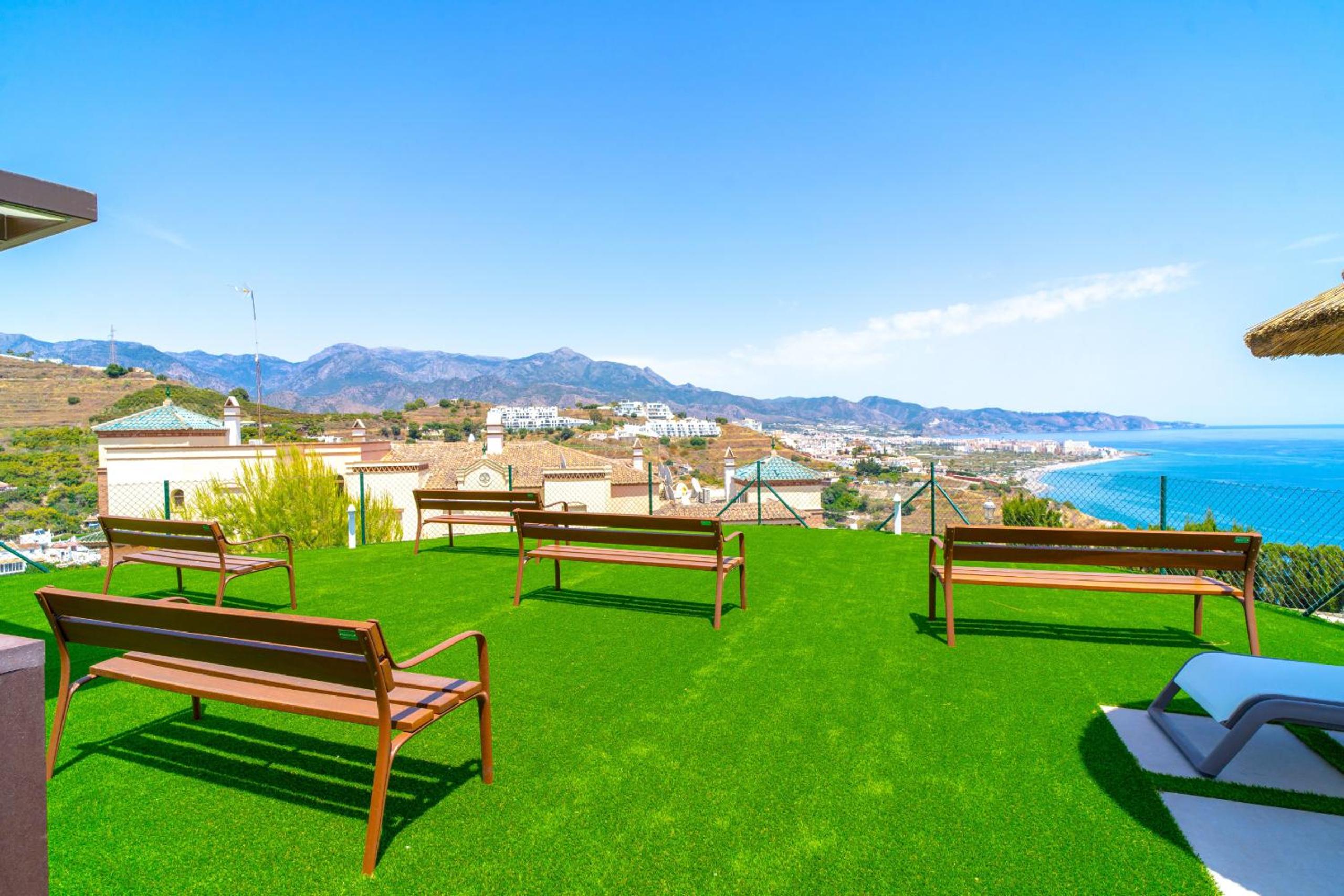 Bayview Hills Suite by Casasol