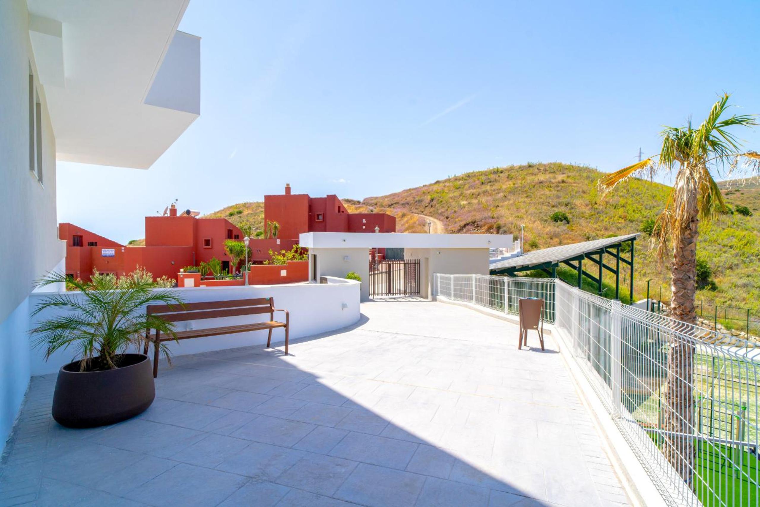 Bayview Hills Suite by Casasol