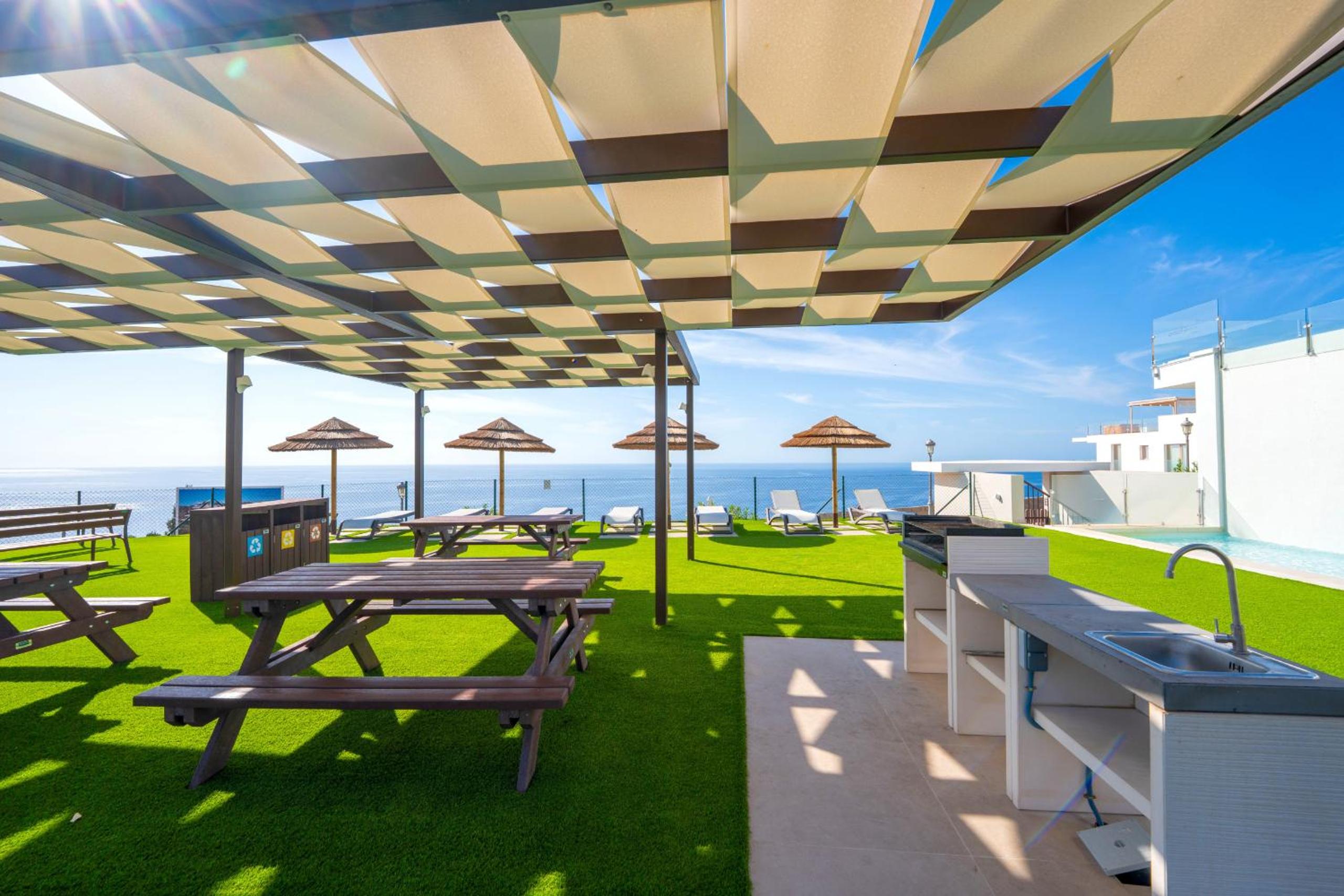 Bayview Hills Suite by Casasol