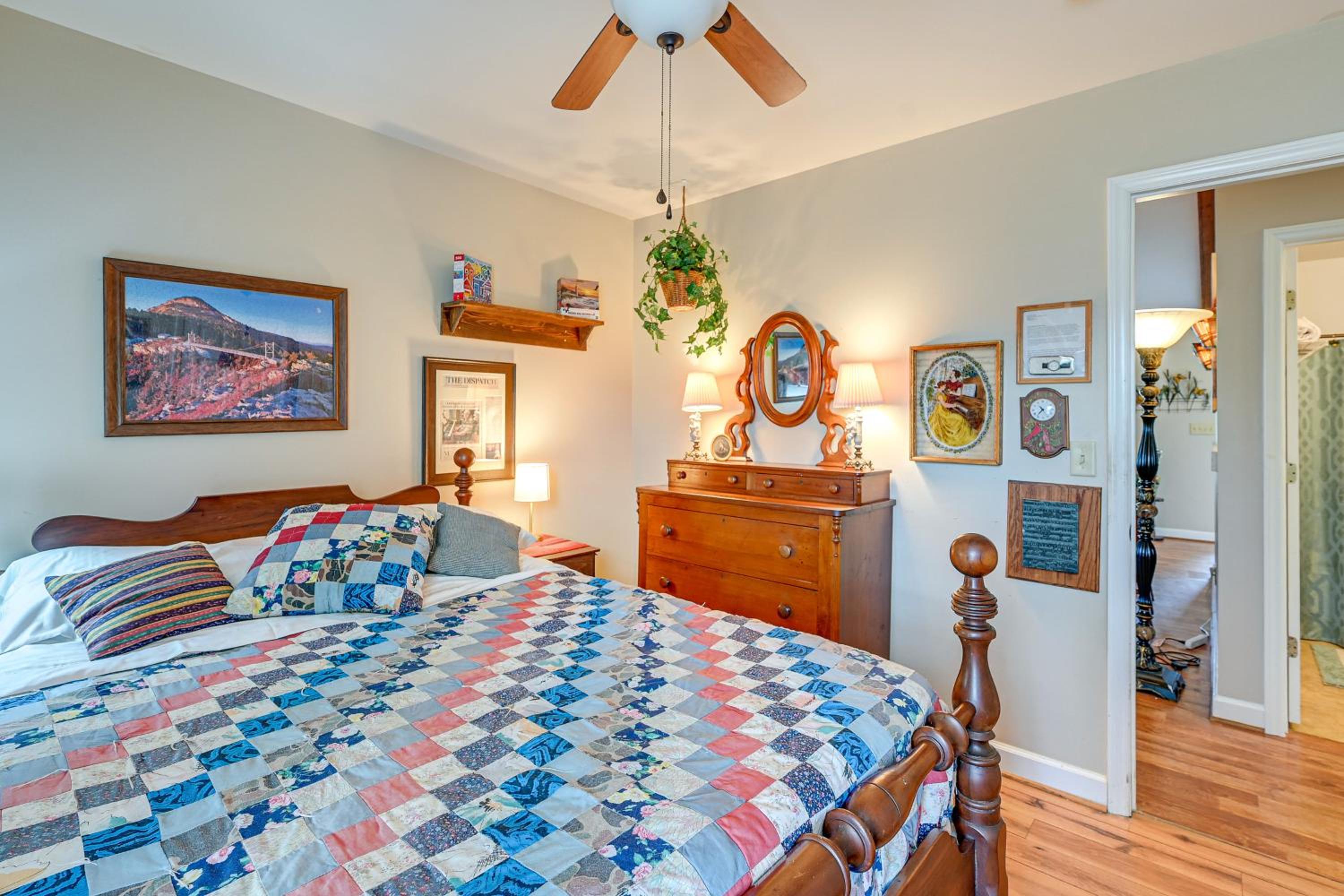 Wine and BBQ Trail Fun Home with Hot Tub in Lexington