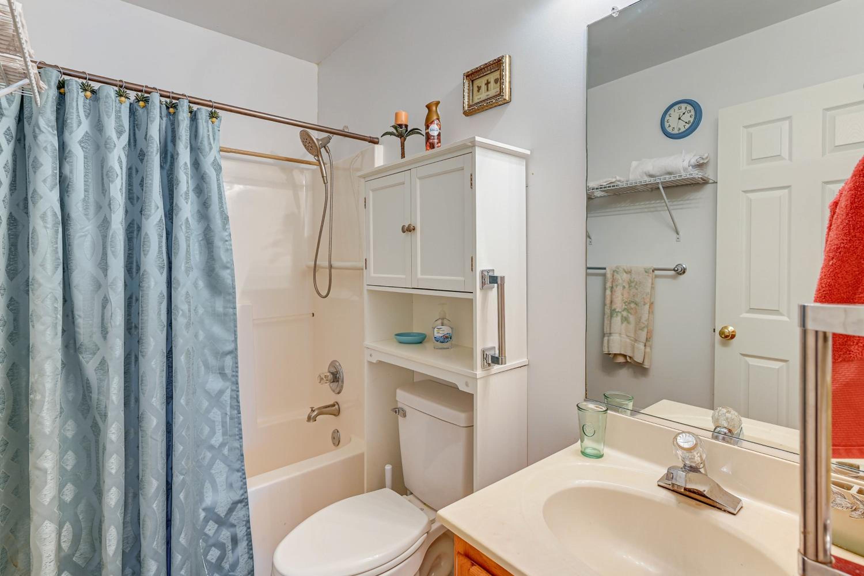 Wine and BBQ Trail Fun Home with Hot Tub in Lexington