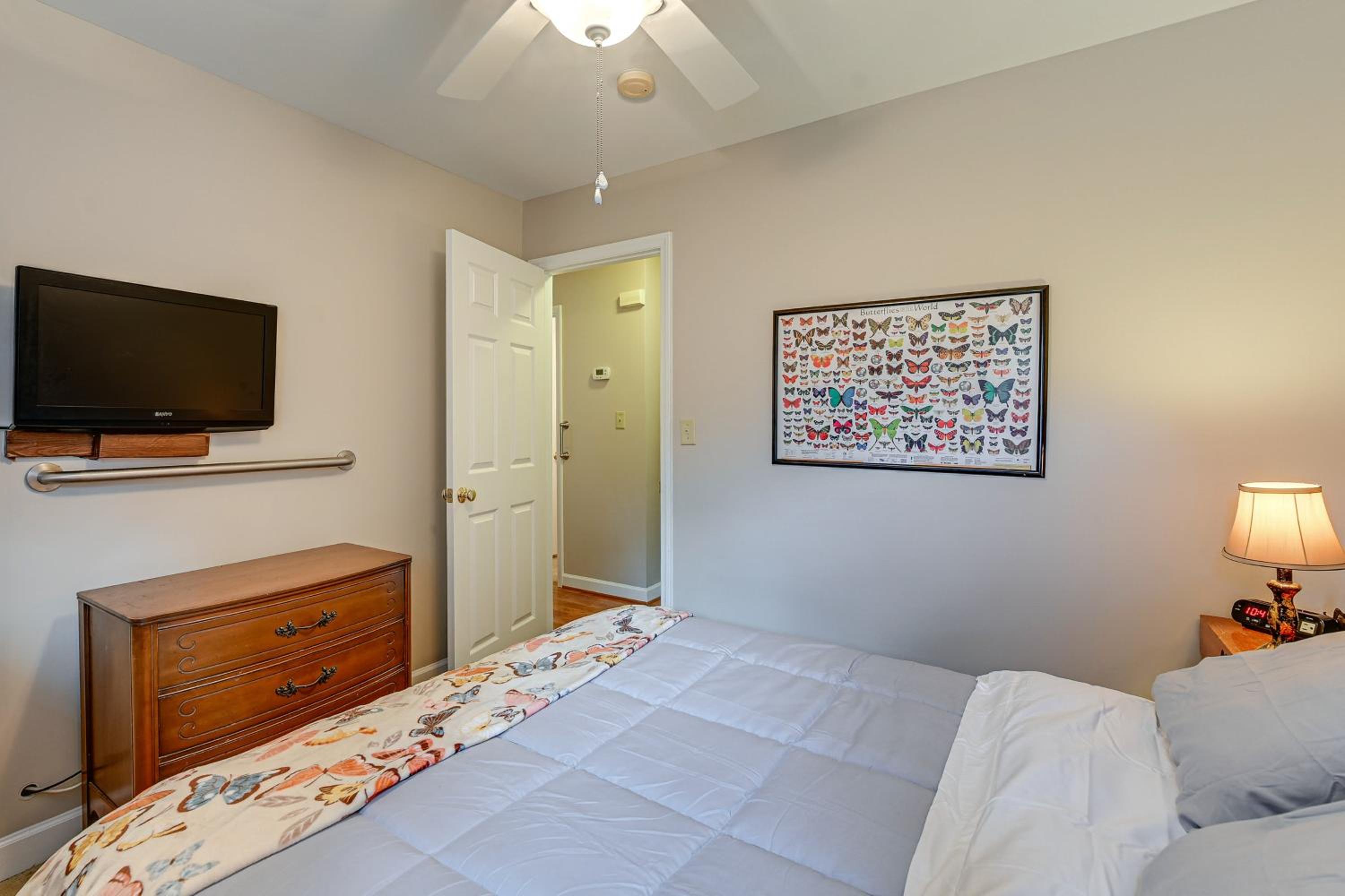 Wine and BBQ Trail Fun Home with Hot Tub in Lexington