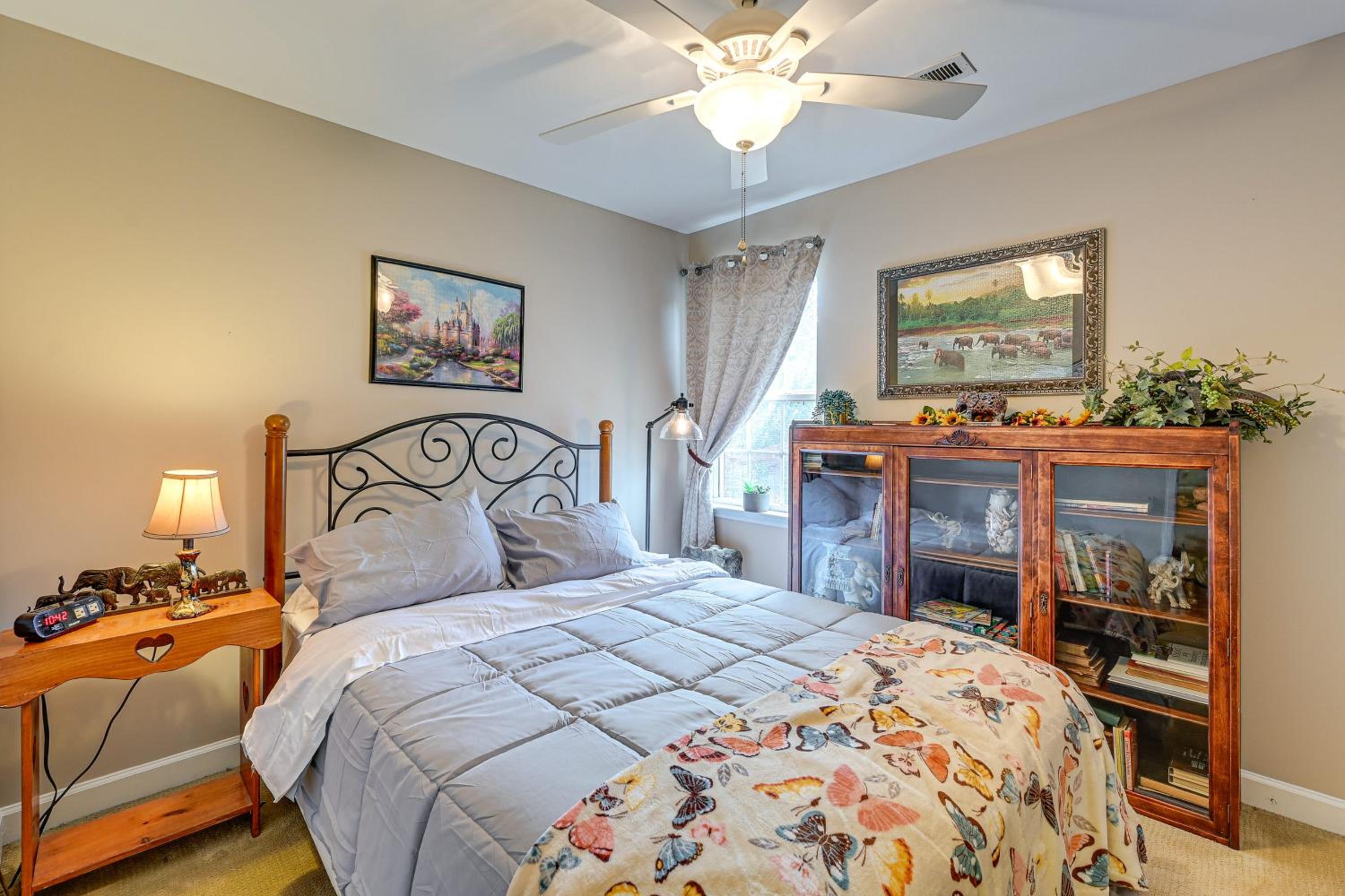Wine and BBQ Trail Fun Home with Hot Tub in Lexington