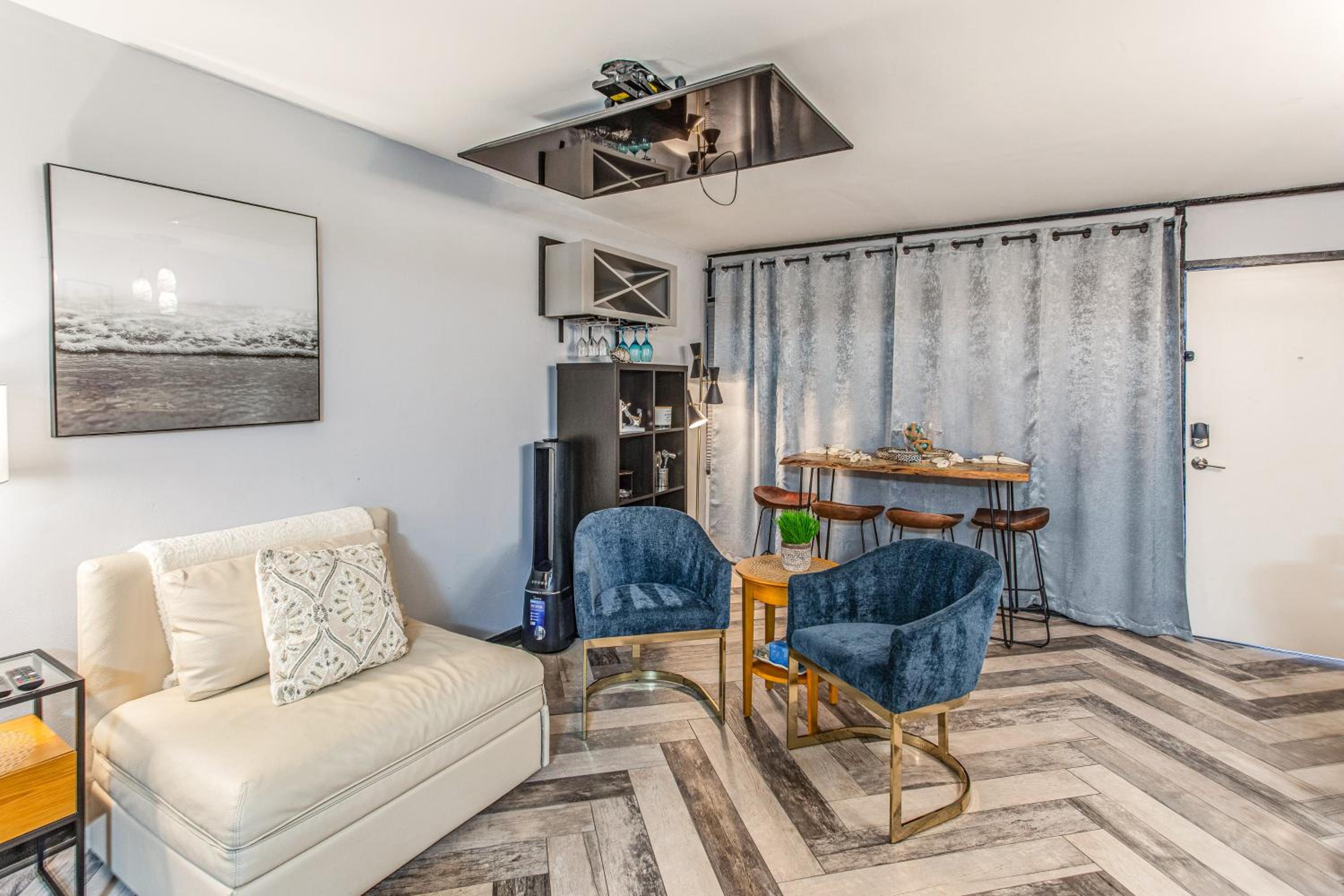 Steps to Shore and Pier Condo in North Myrtle Beach