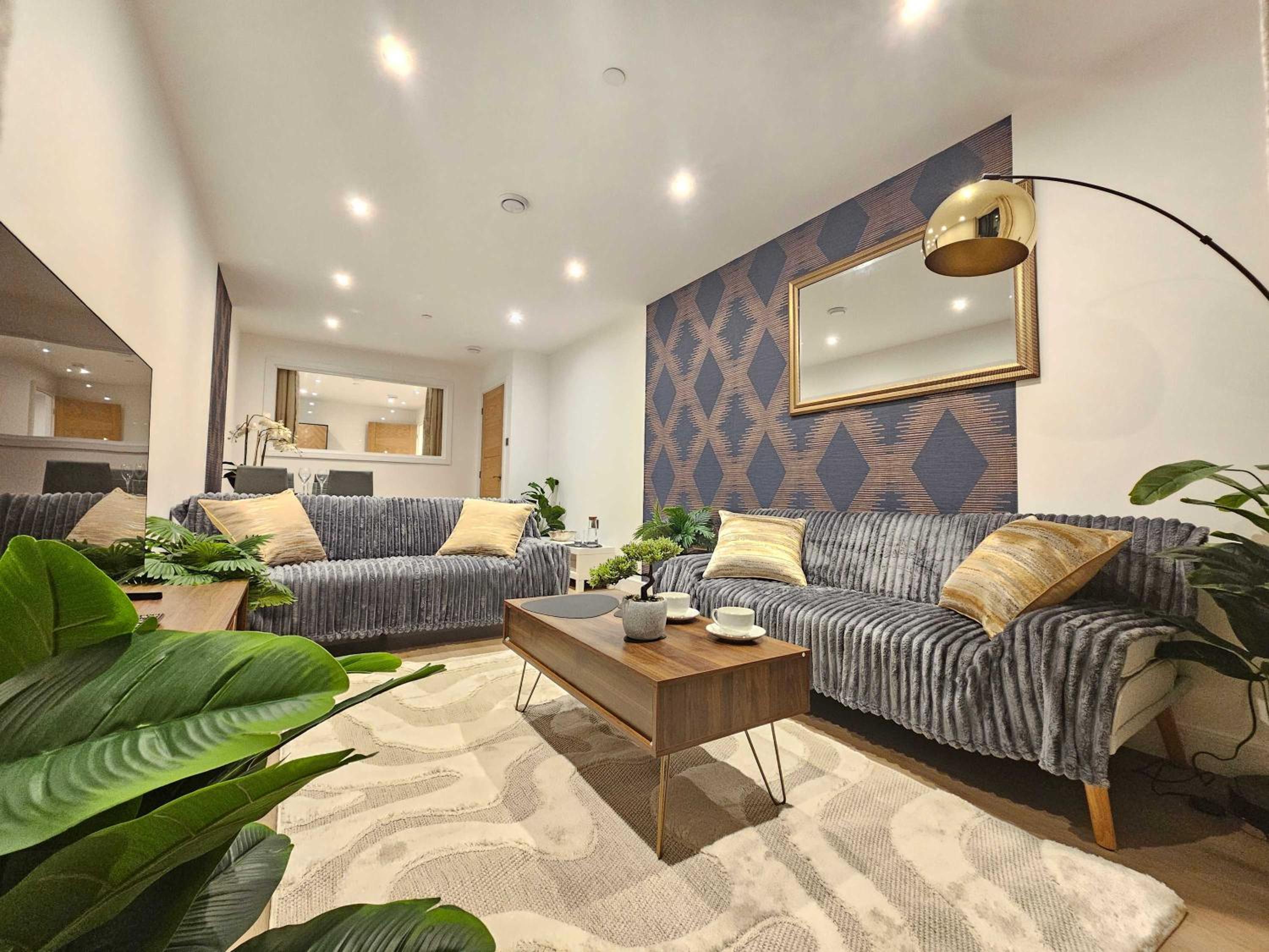 LUX 2Bed 2Bath Apartment with Terrace City Center