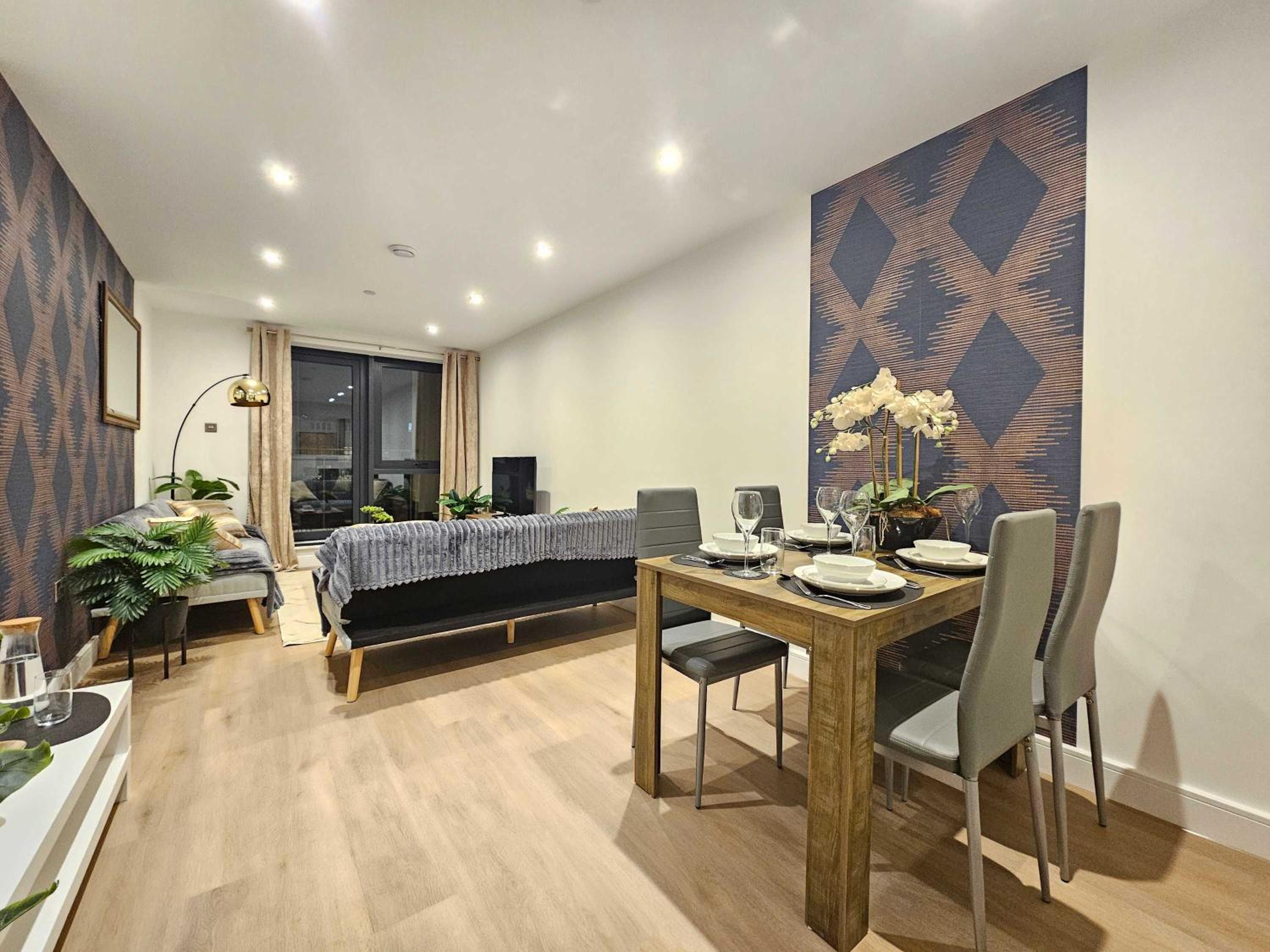 LUX 2Bed 2Bath Apartment with Terrace City Center