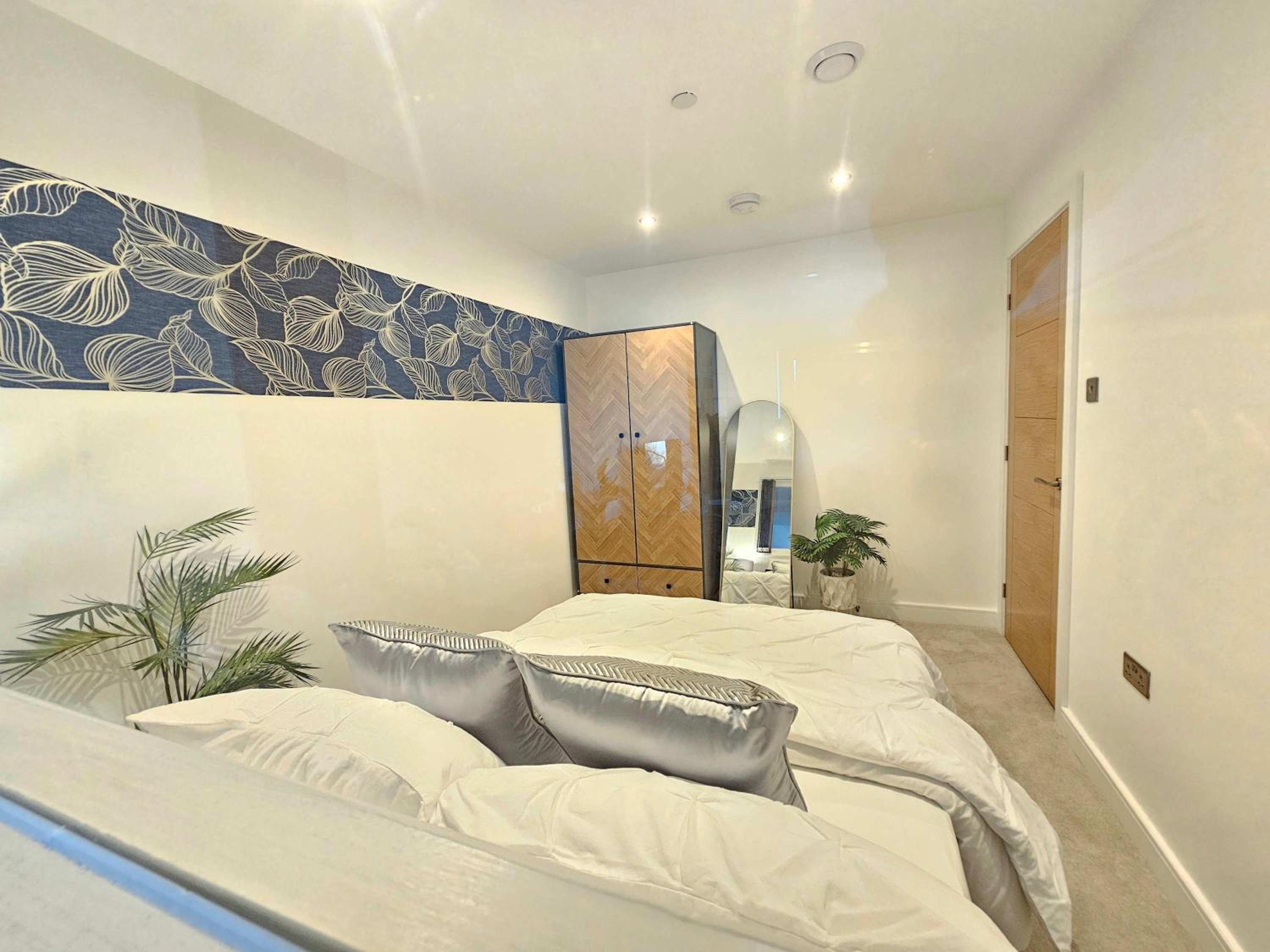 LUX 2Bed 2Bath Apartment with Terrace City Center