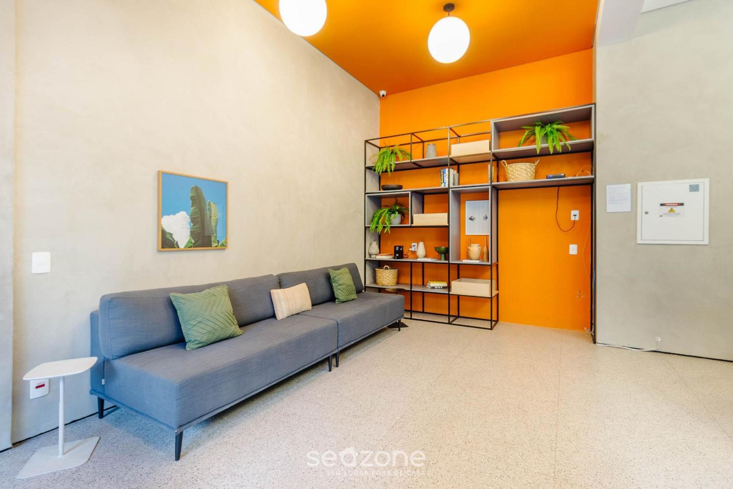 Modern apartments in a building with a pool, 300m from the subway - UOYs