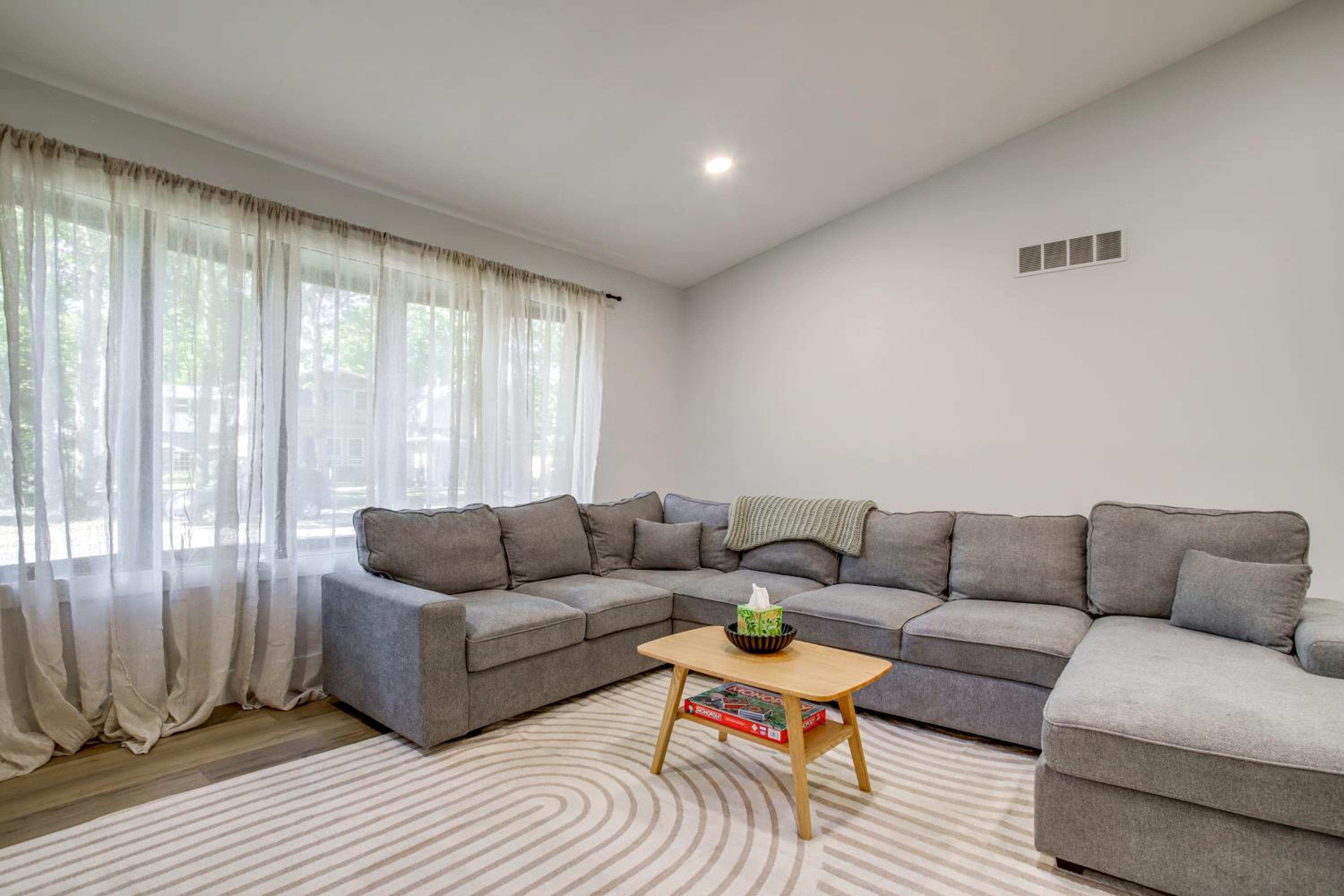 Less Than 3 Mi to Bethany Beach! Wooded Retreat with Yard