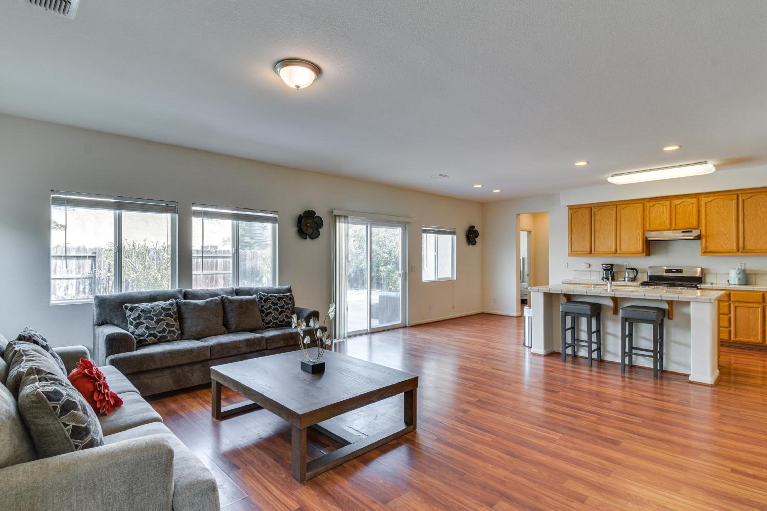 7 Mi to Lake Yosemite Family Home with Fenced Yard