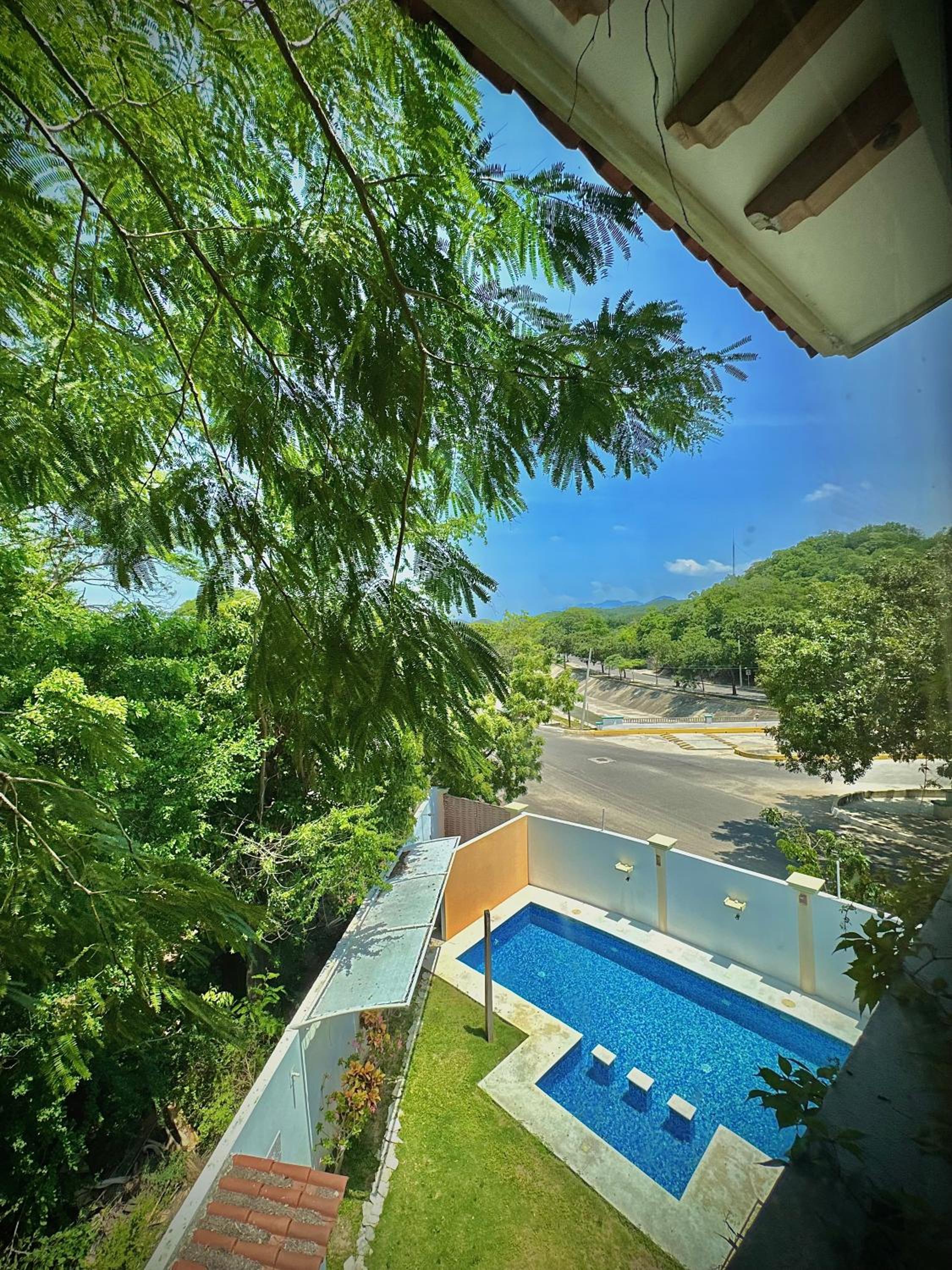 Depa 102A en Huatulco con alberca y terraza 5 min playa