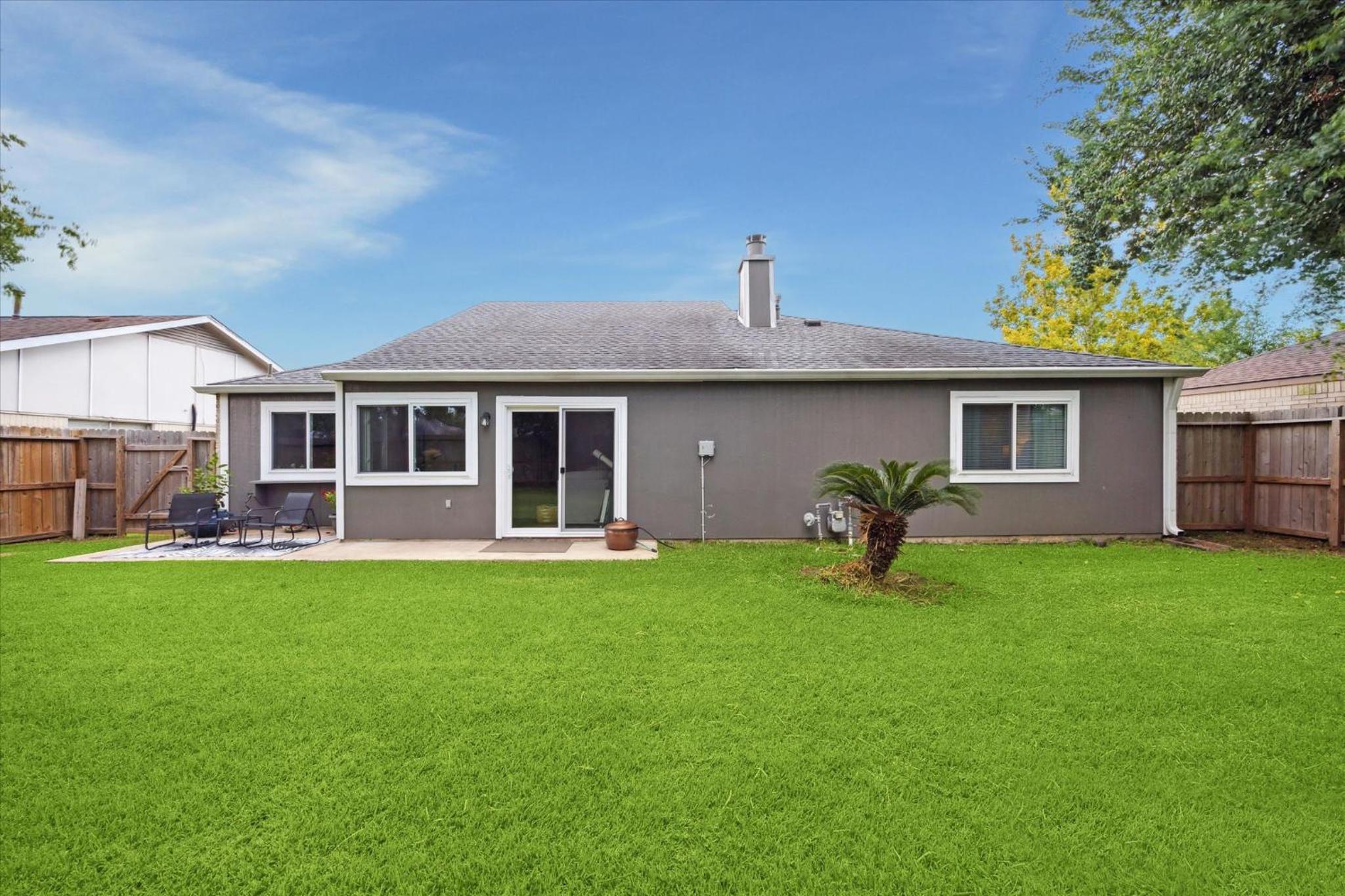Entire House 3 BR 2 BA in Clear Lake City