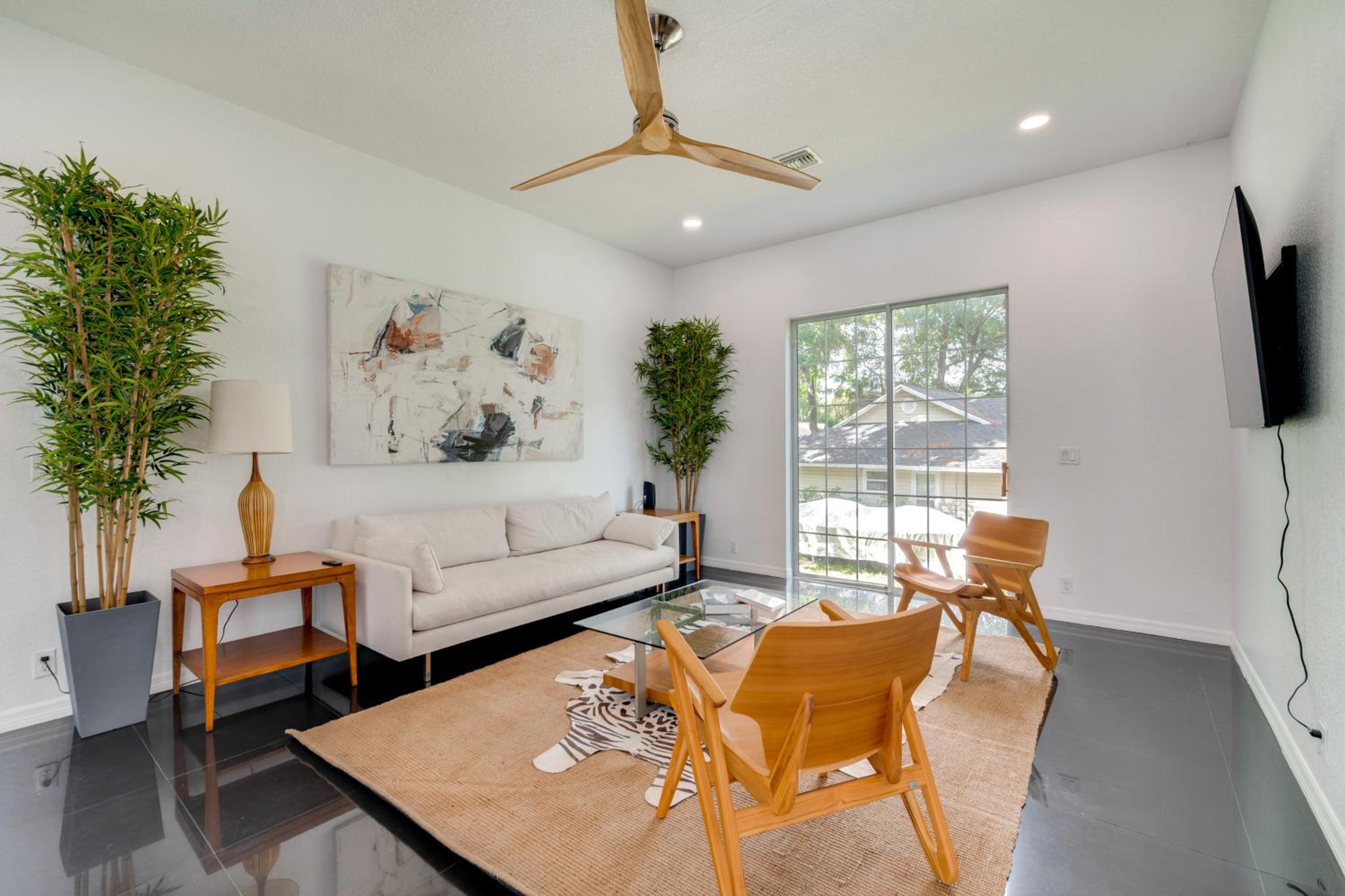 4 Mi to Equestrian Center! Modern Ocala Home