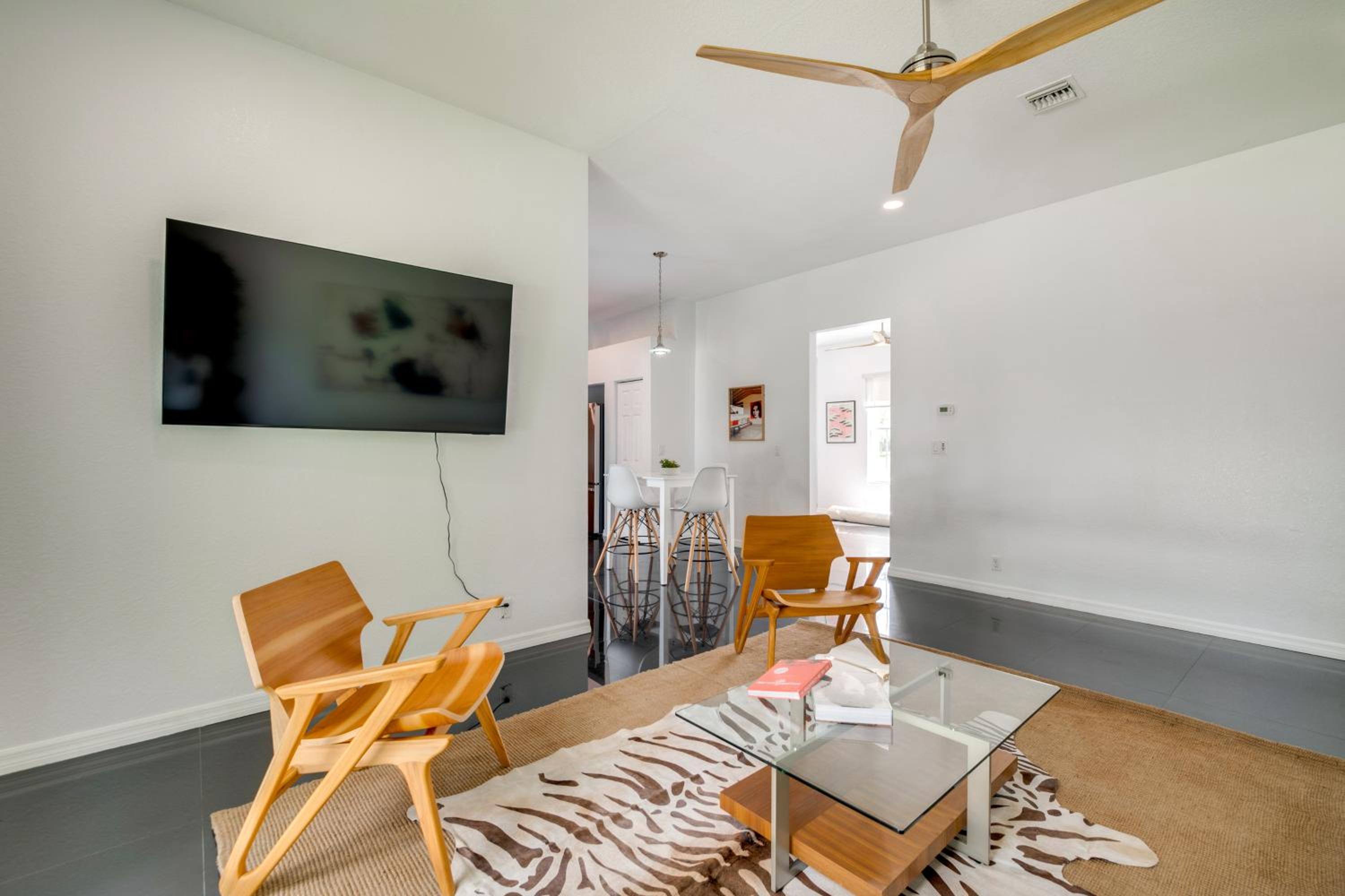 4 Mi to Equestrian Center! Modern Ocala Home