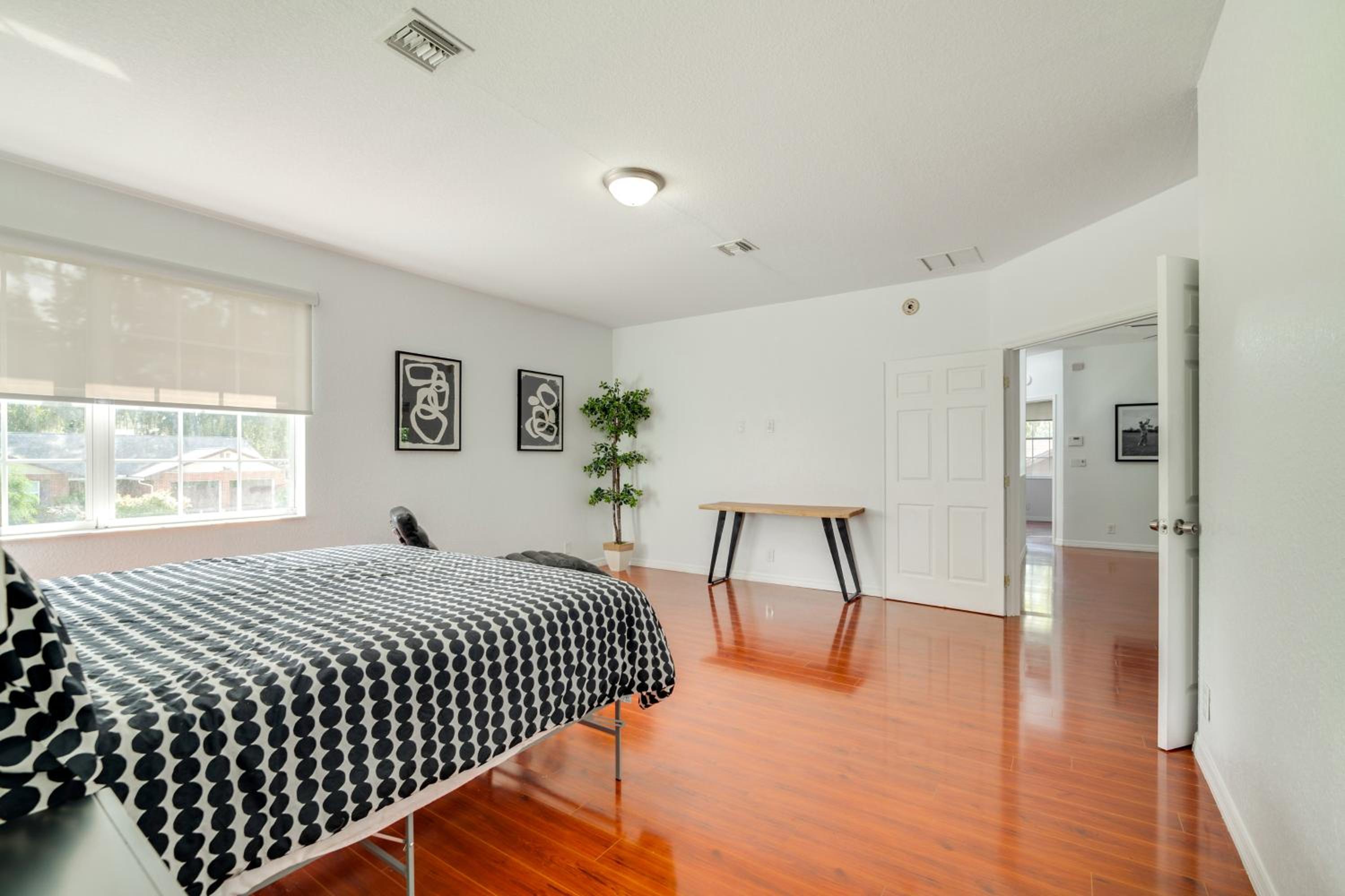 4 Mi to Equestrian Center! Modern Ocala Home