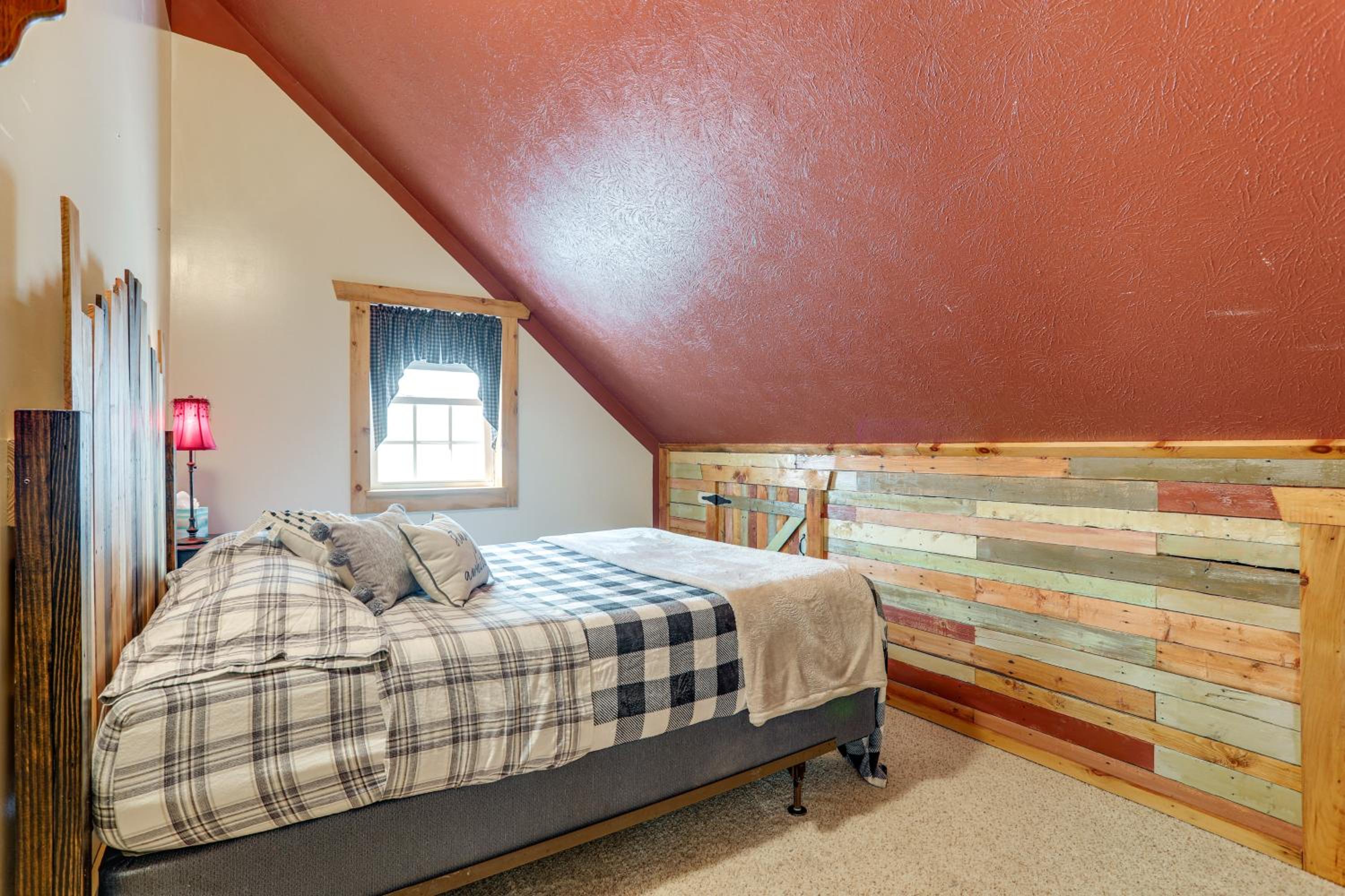 8 Private Acres Little Mahoning Creek Cabin!