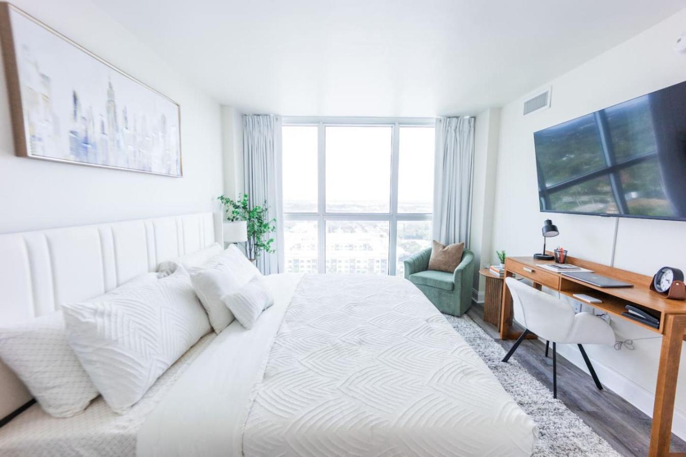 Executive King Suite City View Downtown Ft Myers
