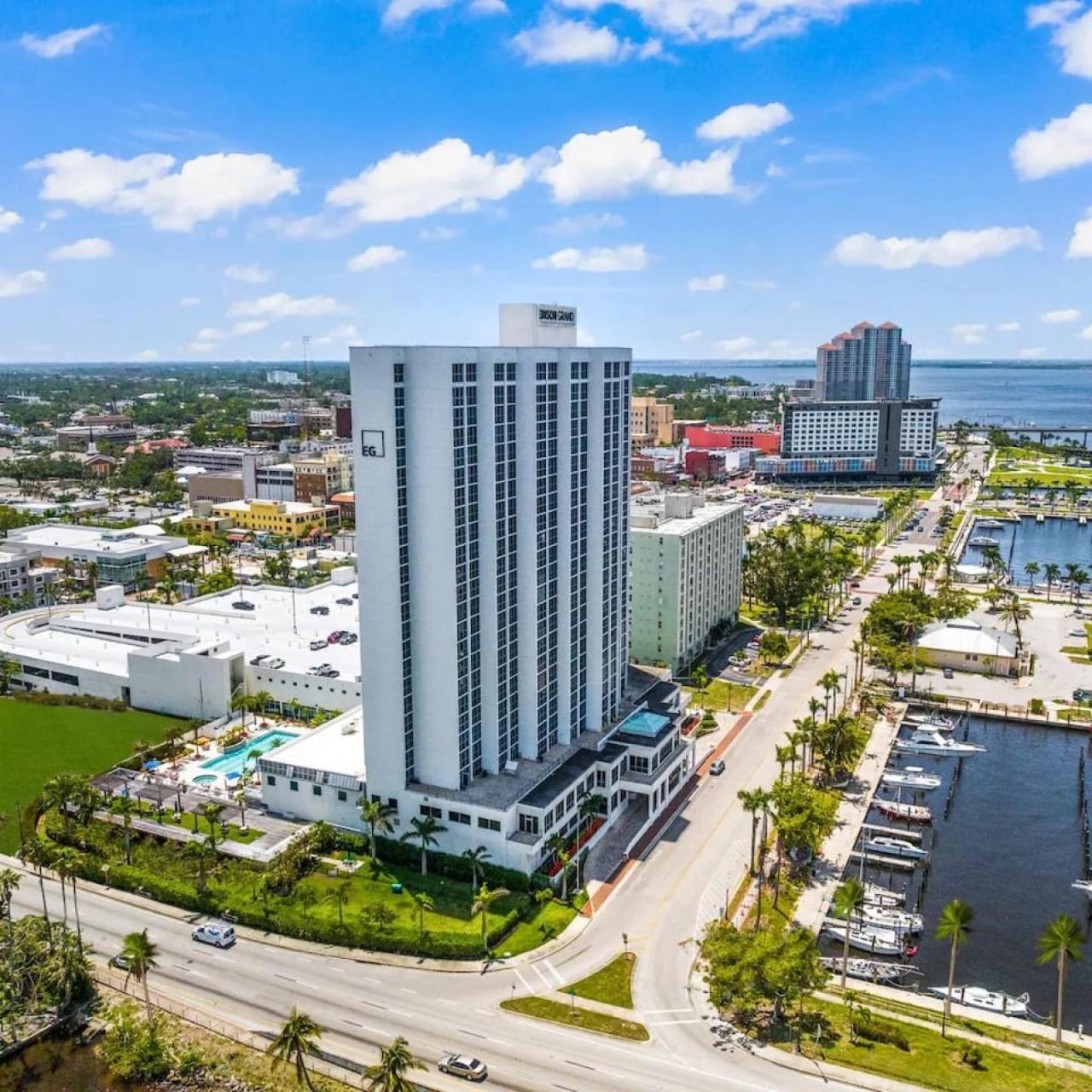 Executive King Suite City View Downtown Ft Myers
