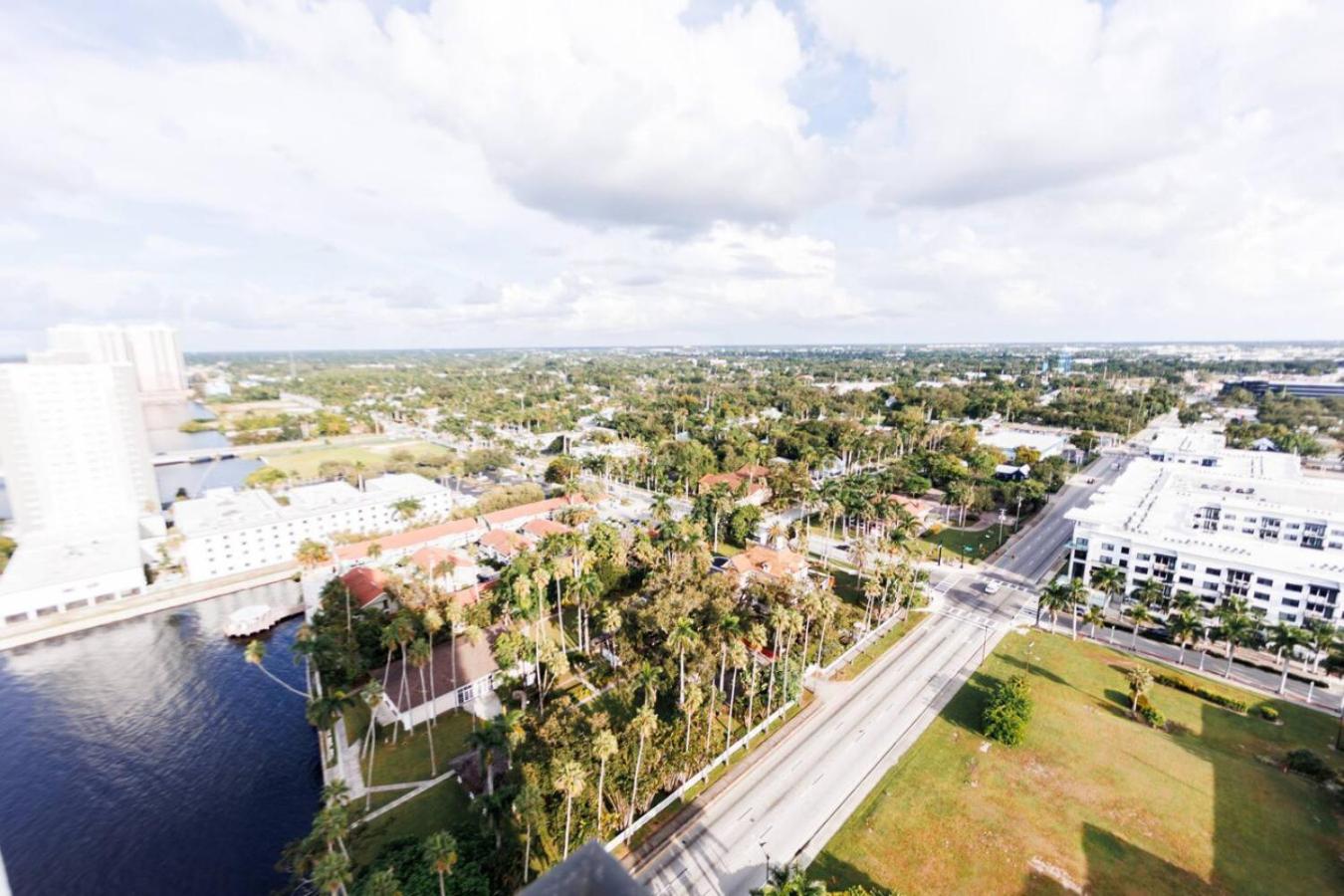 Executive King Suite City View Downtown Ft Myers