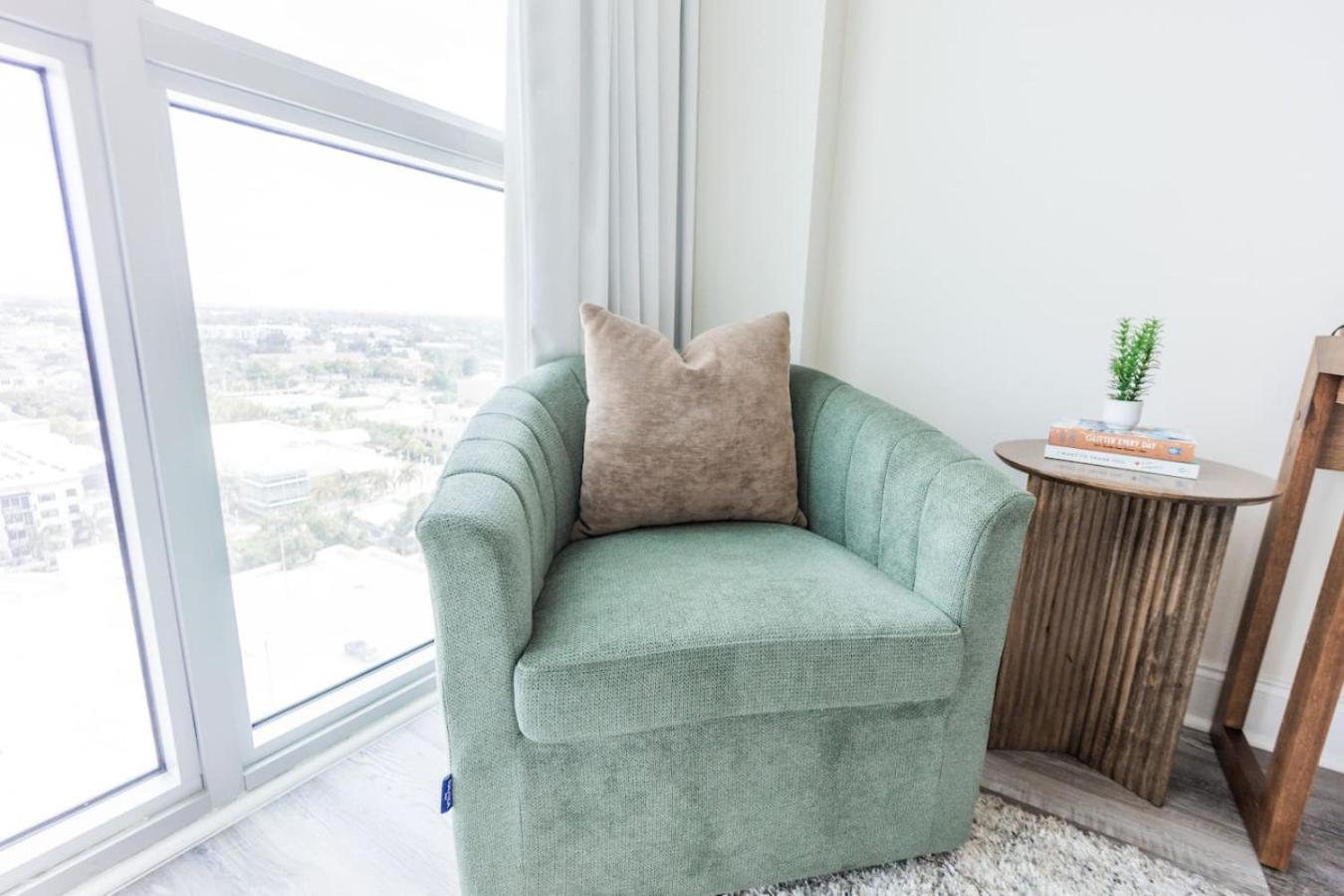 Executive King Suite City View Downtown Ft Myers