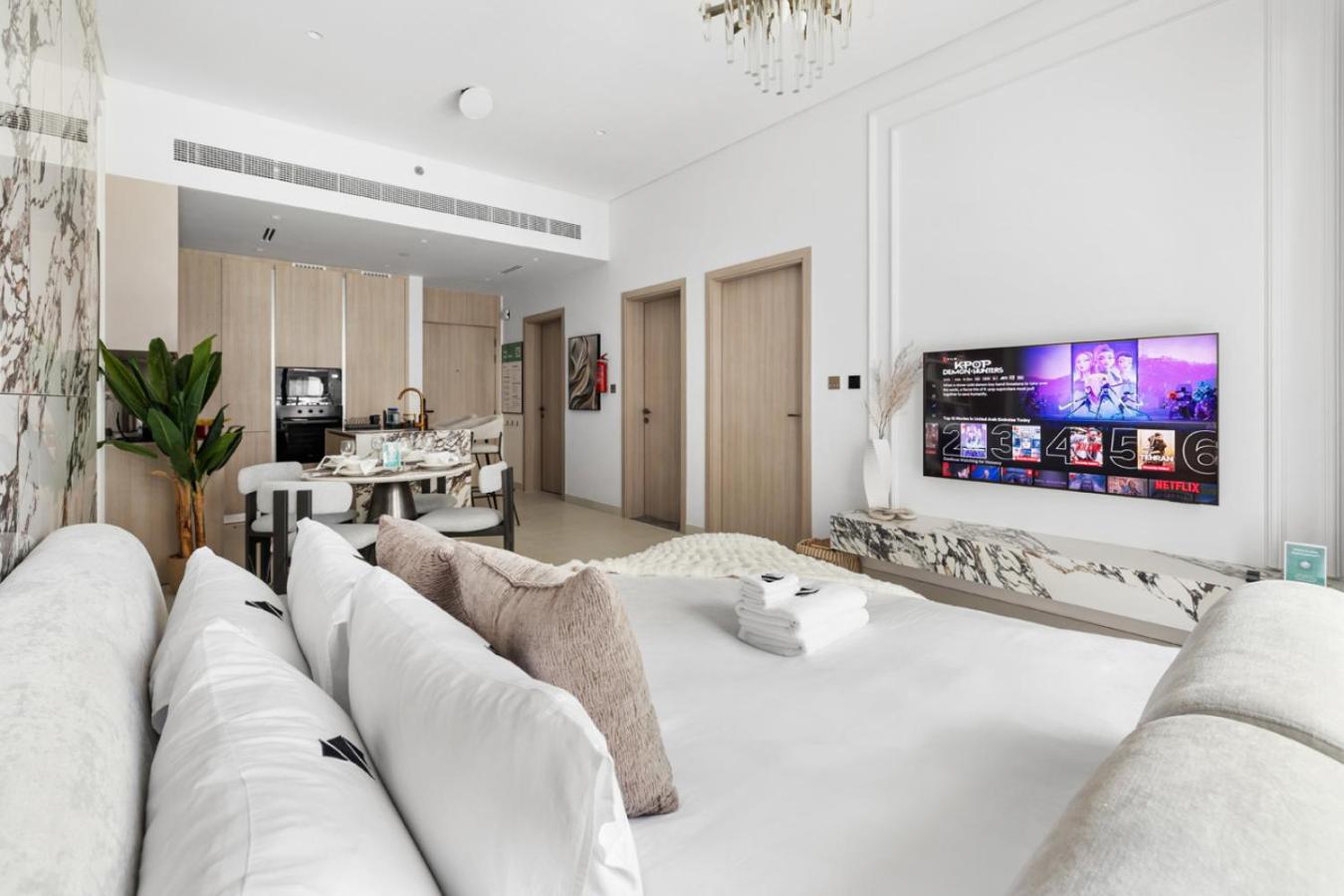 Stylish 1BR with PS5, Sauna and Kids' Play Area