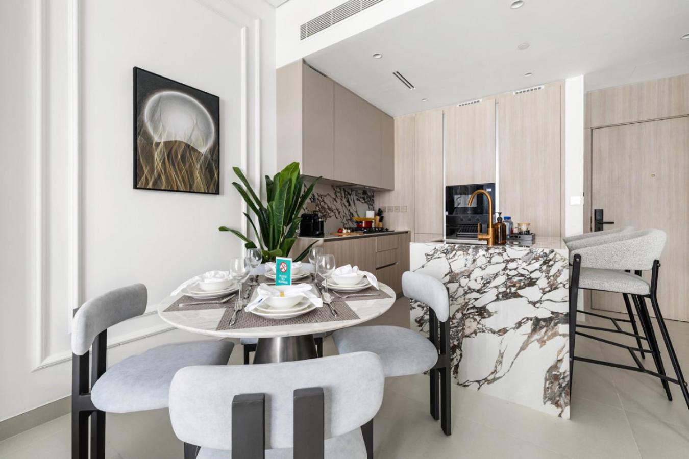 Stylish 1BR with PS5, Sauna and Kids' Play Area