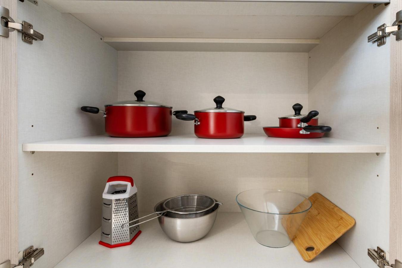 Stylish 1BR with PS5, Sauna and Kids' Play Area
