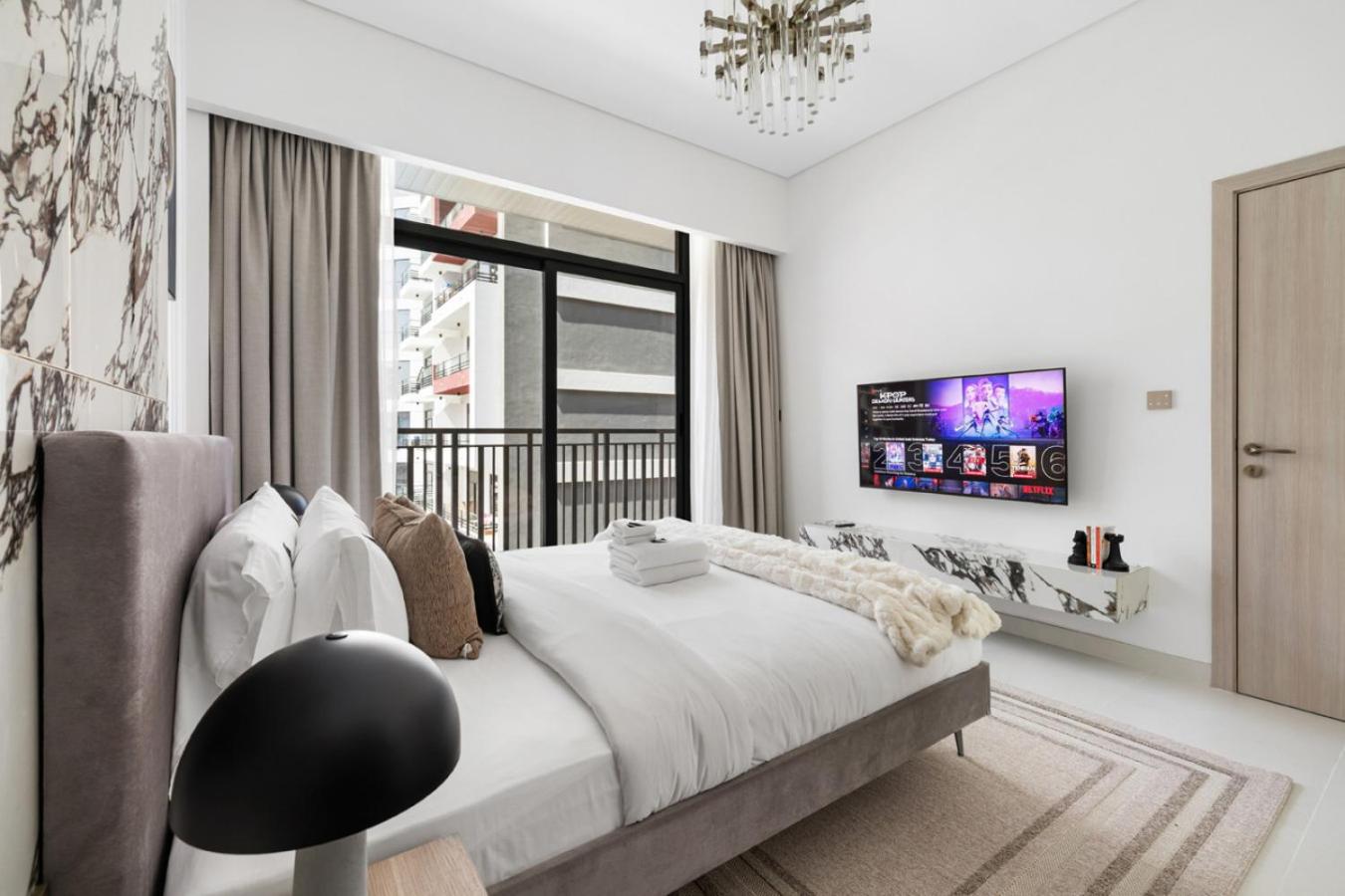 Stylish 1BR with PS5, Sauna and Kids' Play Area