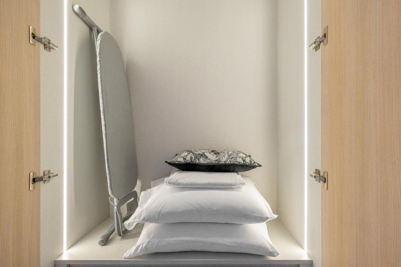 Stylish 1BR with PS5, Sauna and Kids' Play Area