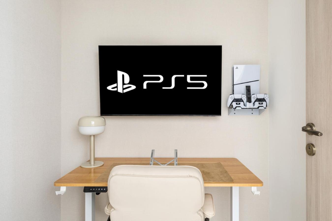 Stylish 1BR with PS5, Sauna and Kids' Play Area
