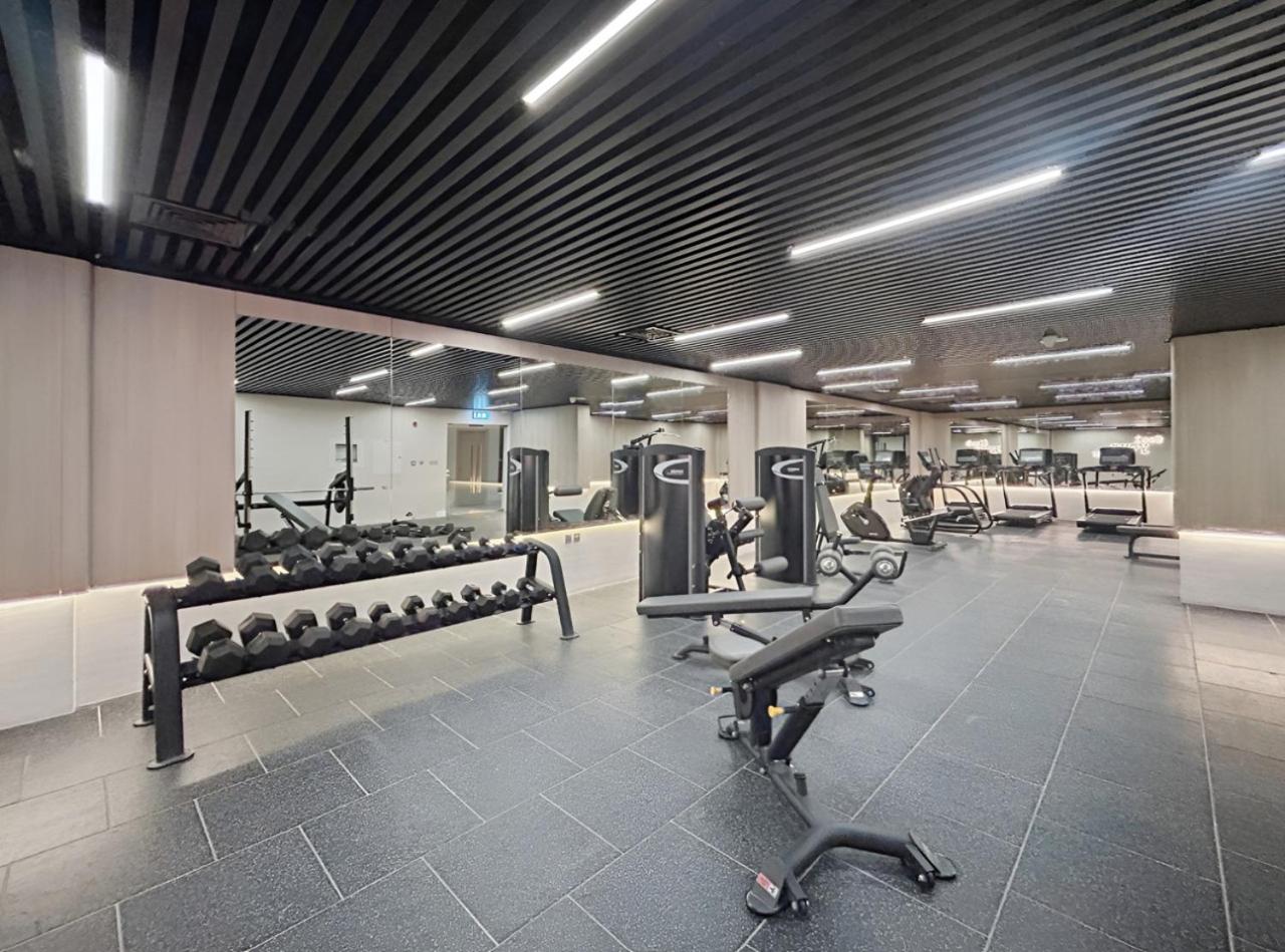 Stylish 1BR with PS5, Sauna and Kids' Play Area