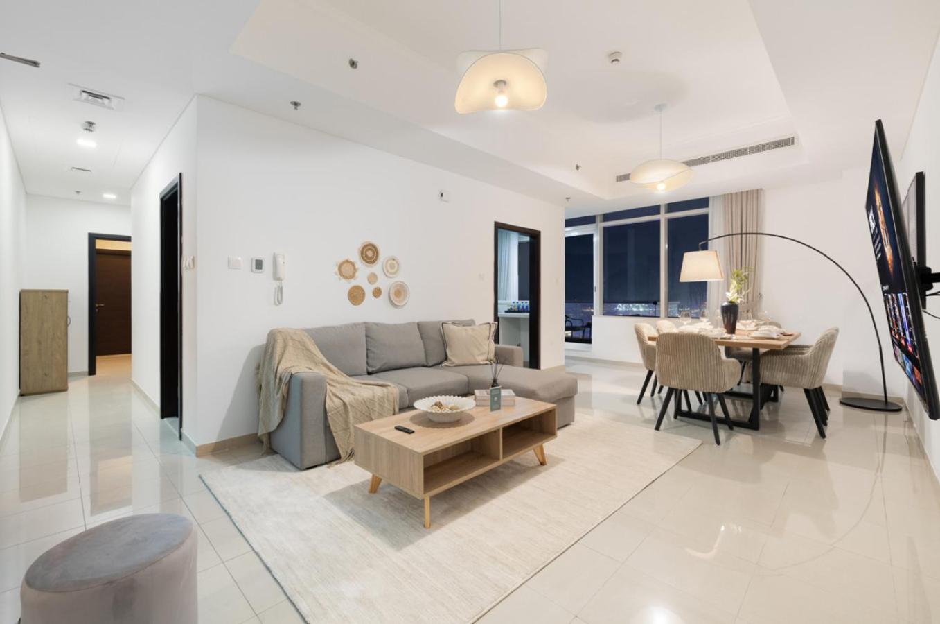 Marina 2BR with 31st-Floor Ocean View