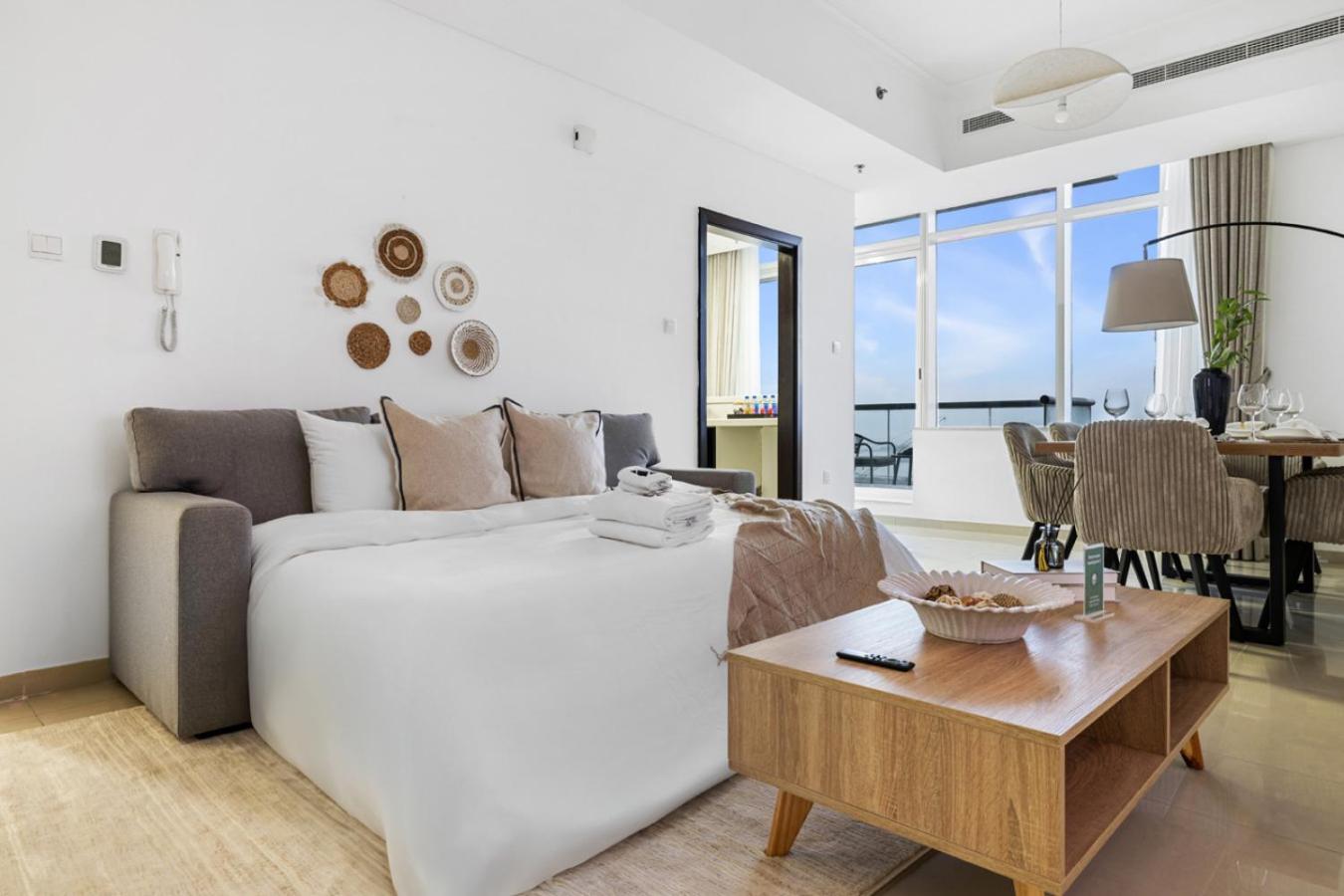 Marina 2BR with 31st-Floor Ocean View