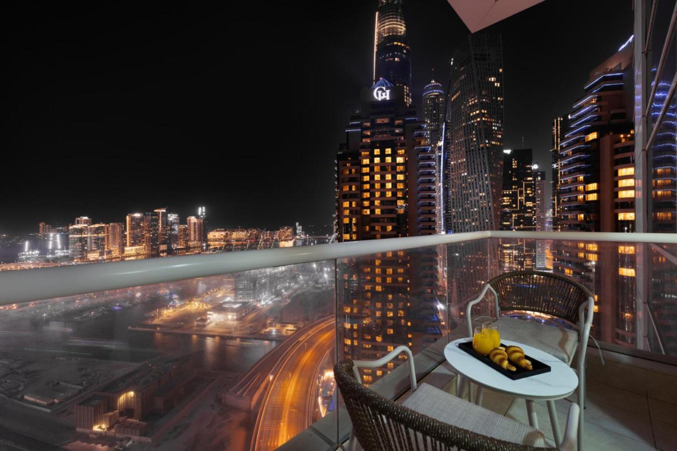 Marina 2BR with 31st-Floor Ocean View