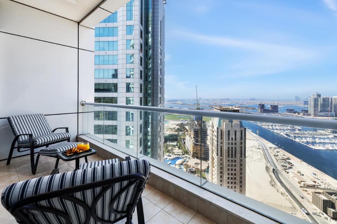 Marina 2BR with 31st-Floor Ocean View
