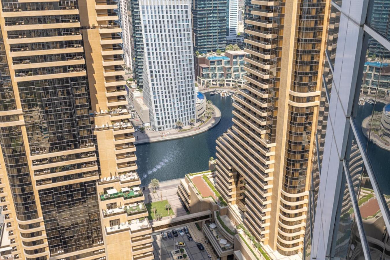 Marina 2BR with 31st-Floor Ocean View