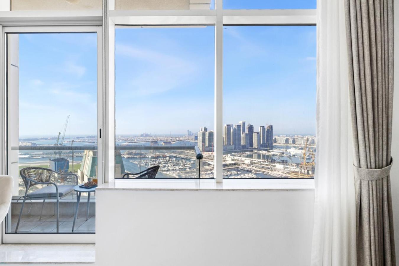 Marina 2BR with 31st-Floor Ocean View